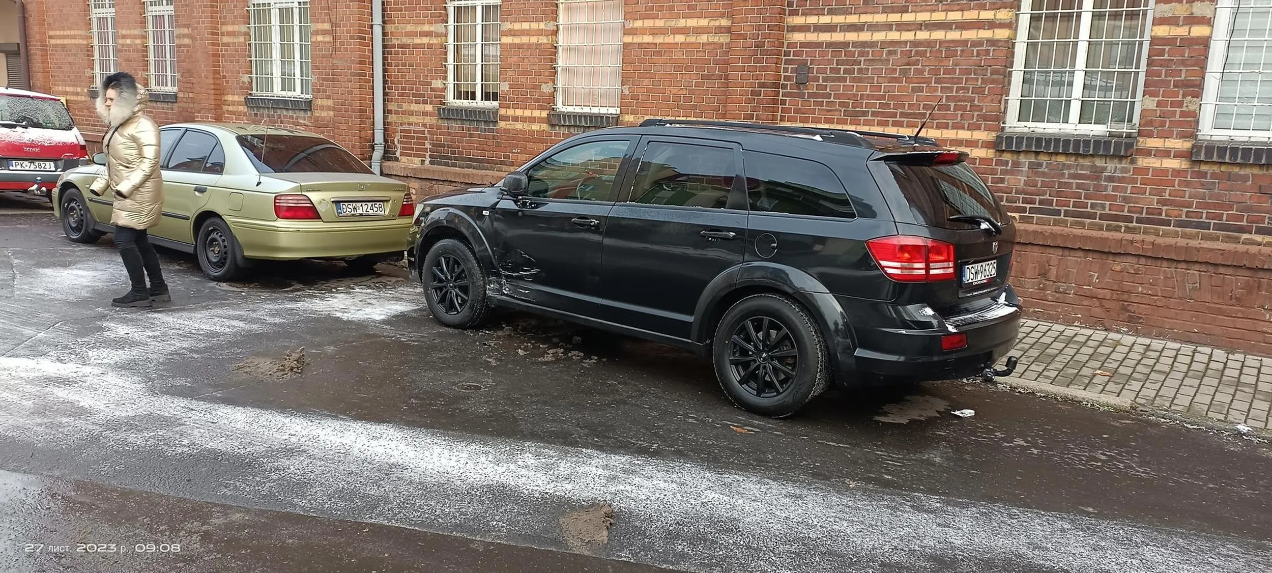 Uderzył auto I utiek