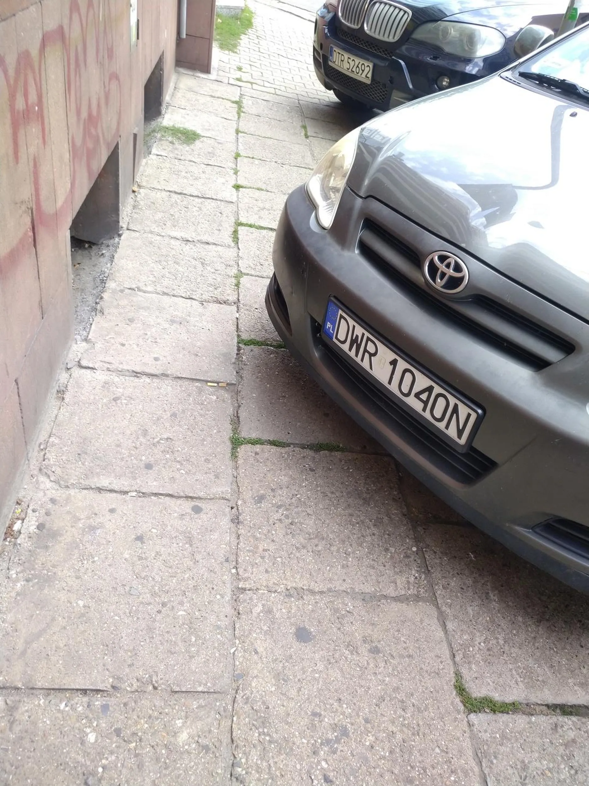 Bydle nie człowiek, 30 cm łaskawca zostawił