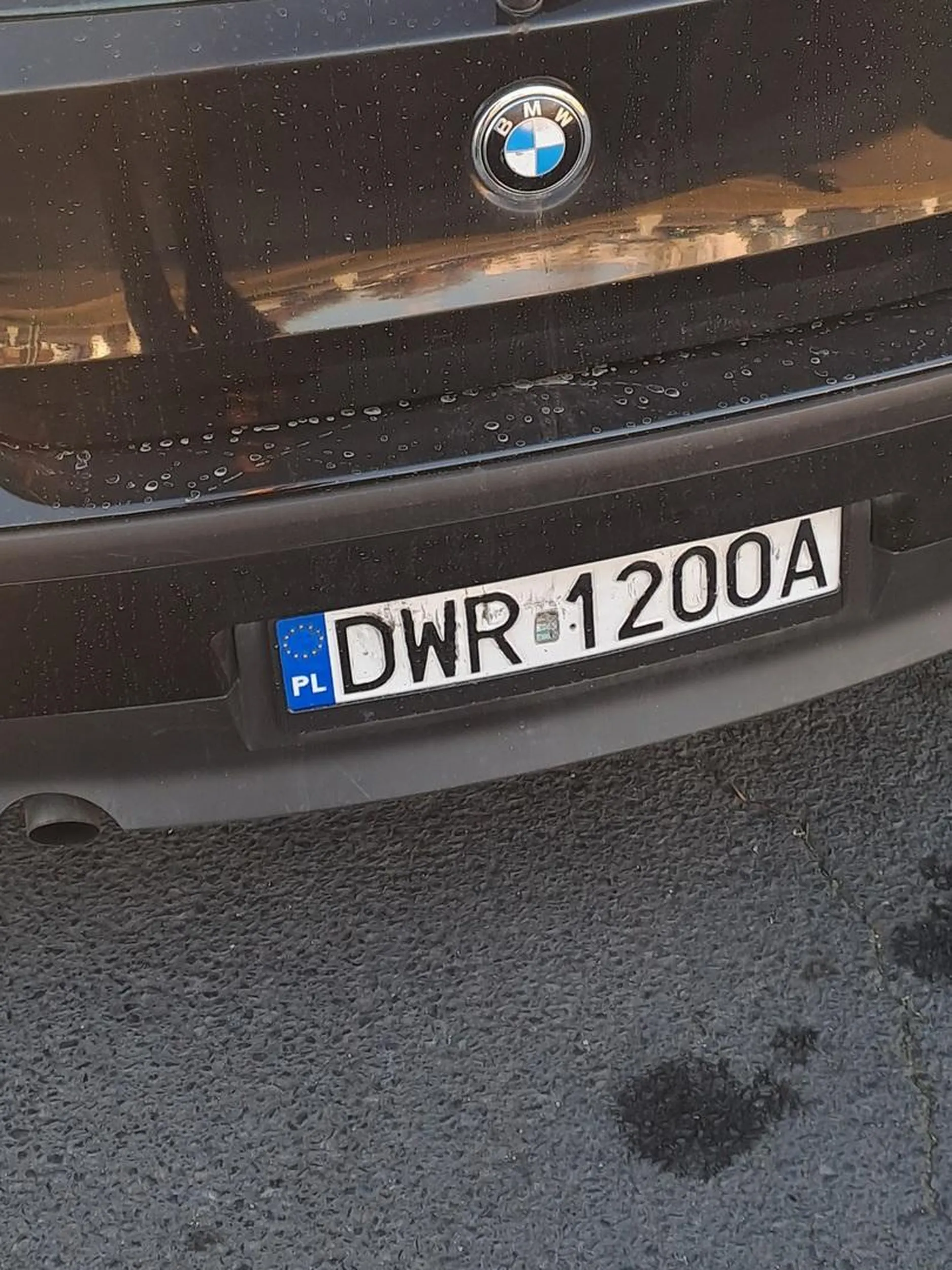 Kierowca to typowy lamus Kozaczy a później zawija ogon i rygluje drzwi :) :) :)