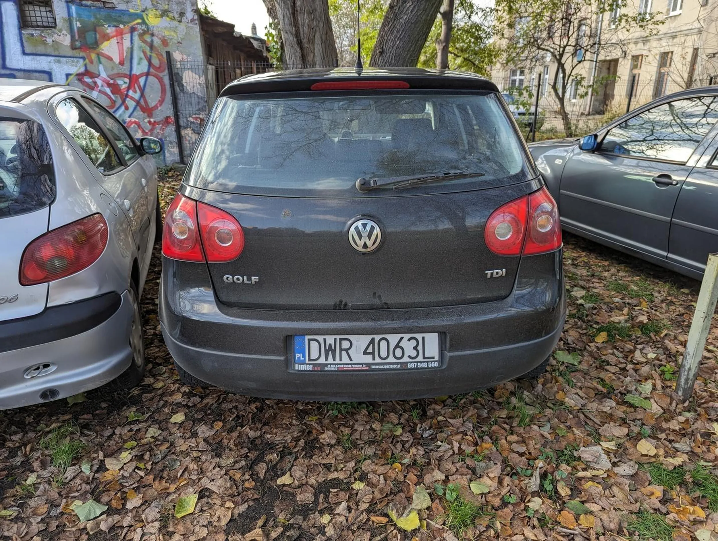 Odciął prawe drzwi mojego auta od świata.