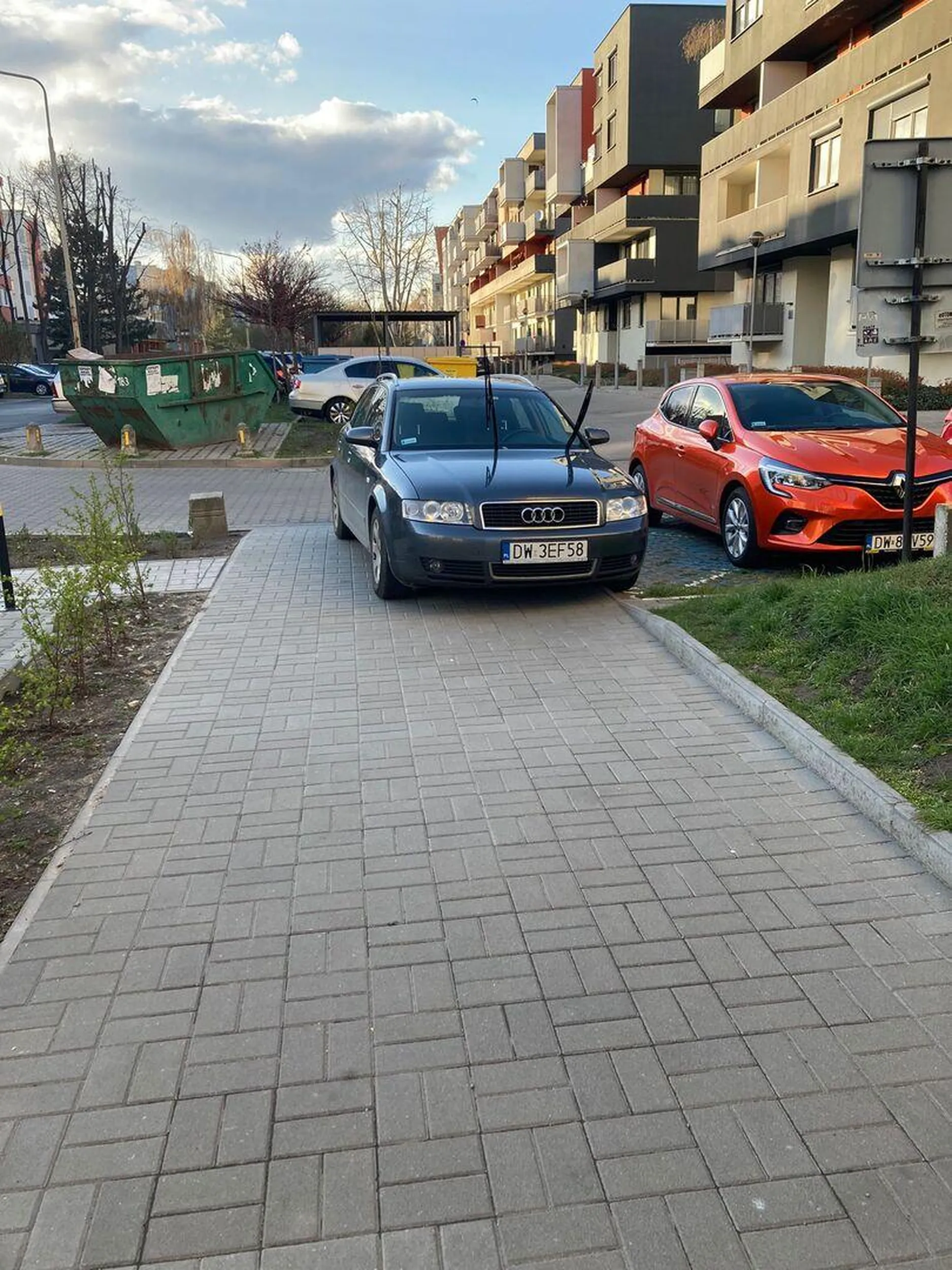 Kierowca nie potrafi parkować.