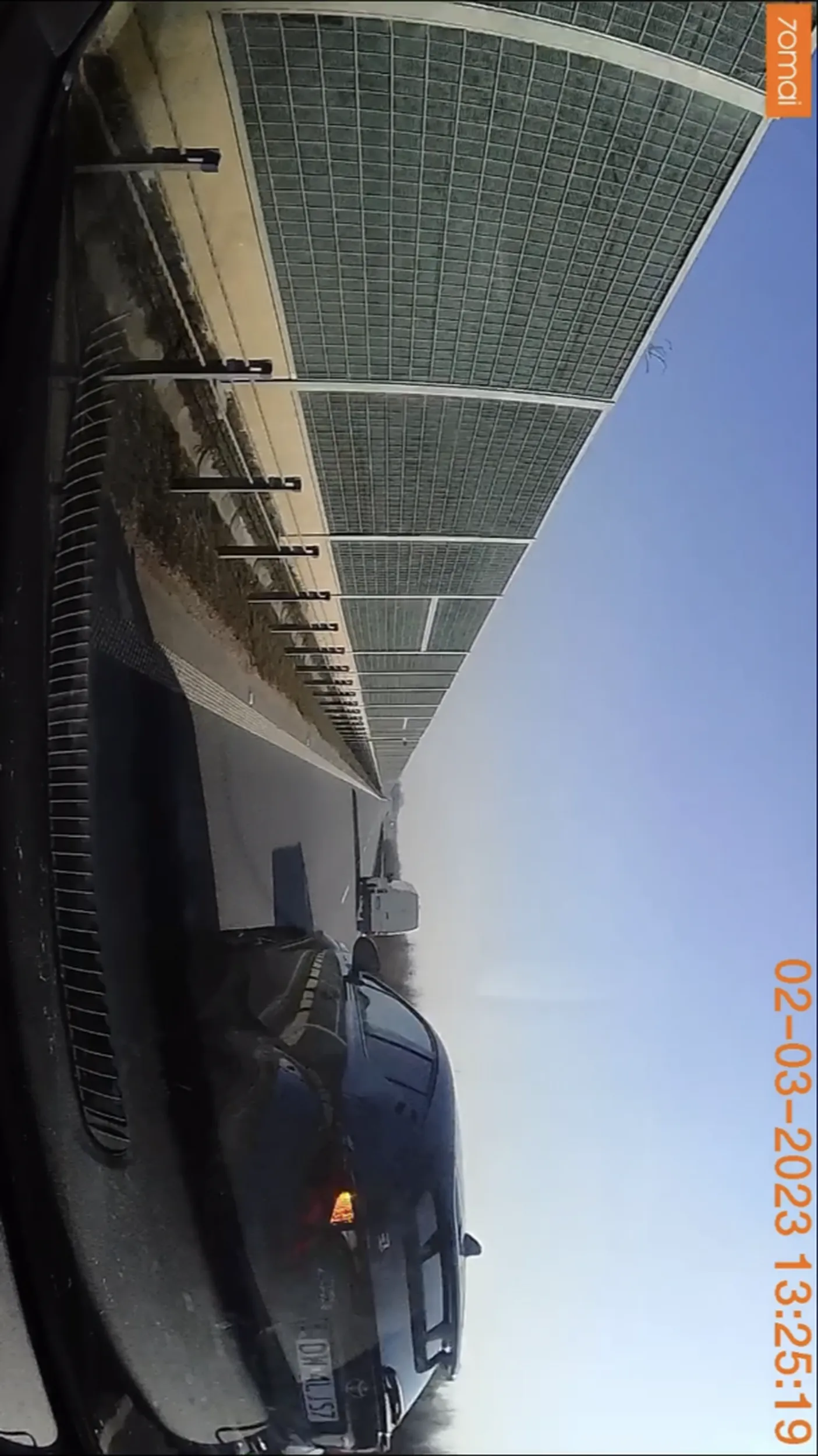 Naucz się jeździć, tępa babo i zacznij patrzyć w lusterka, bo gdyby nie moje hamowanie miałabyś po tym swoim autku. Oczekuj filmiku na stopchamie i wiadomości od policji.