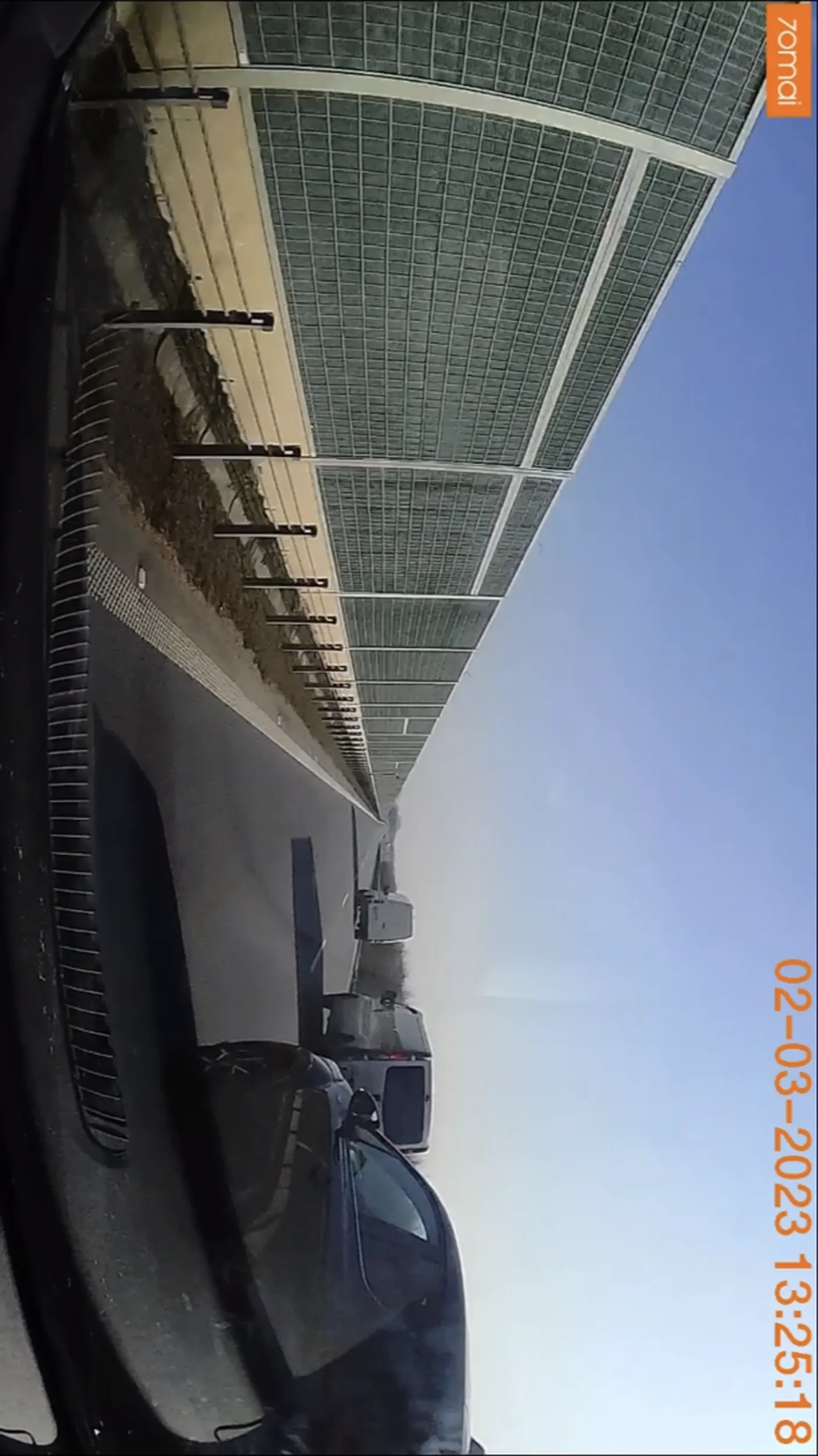 Naucz się jeździć, tępa babo i zacznij patrzyć w lusterka, bo gdyby nie moje hamowanie miałabyś po tym swoim autku. Oczekuj filmiku na stopchamie i wiadomości od policji.