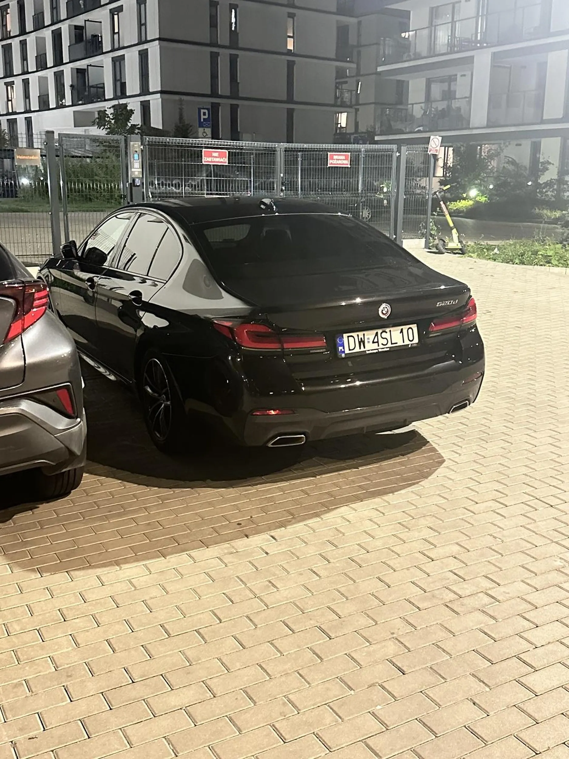 Chodnik to nie miejsce parkingowe