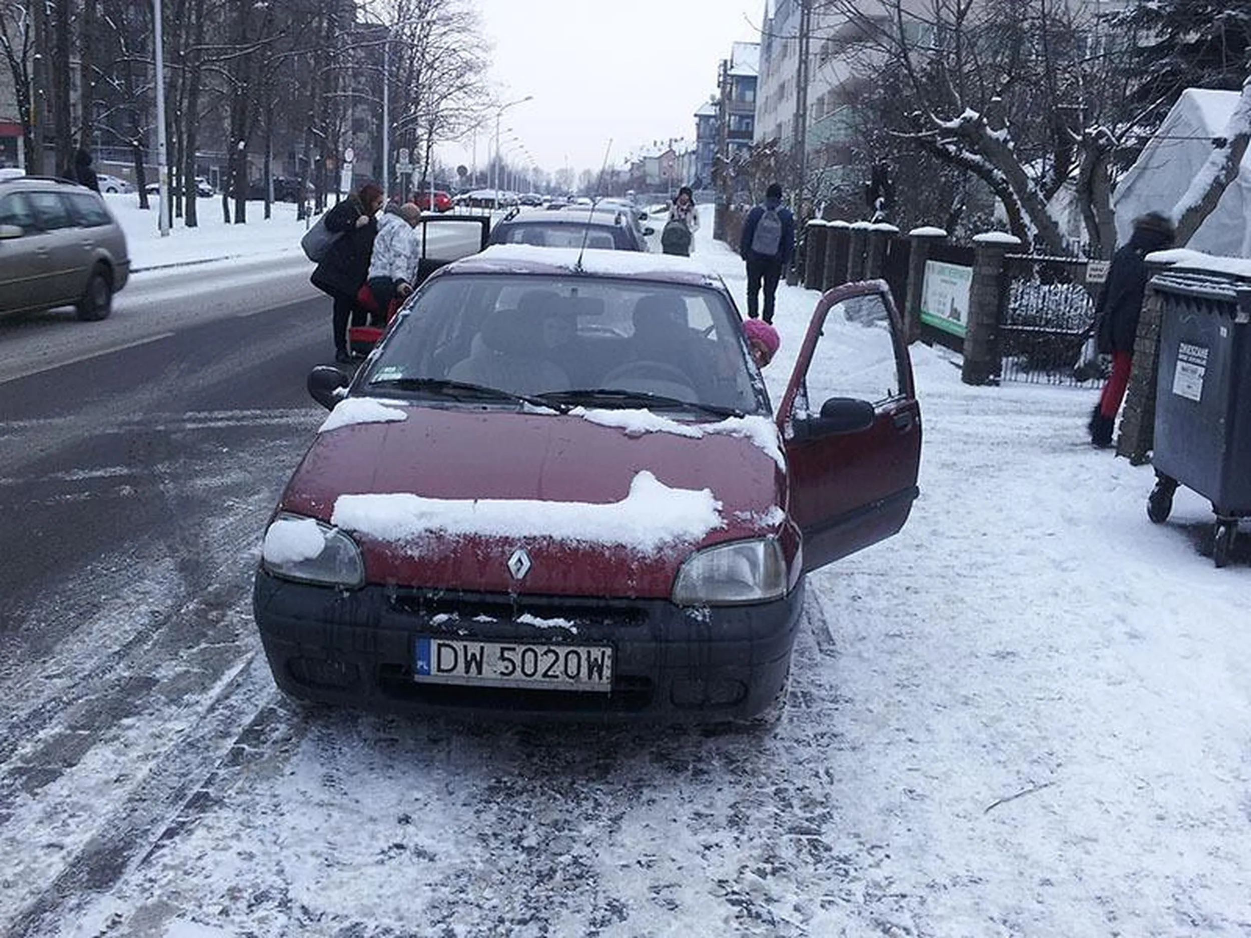 Pani sprawdza o co się rozchodzi, bo ona problemu nie widzi.