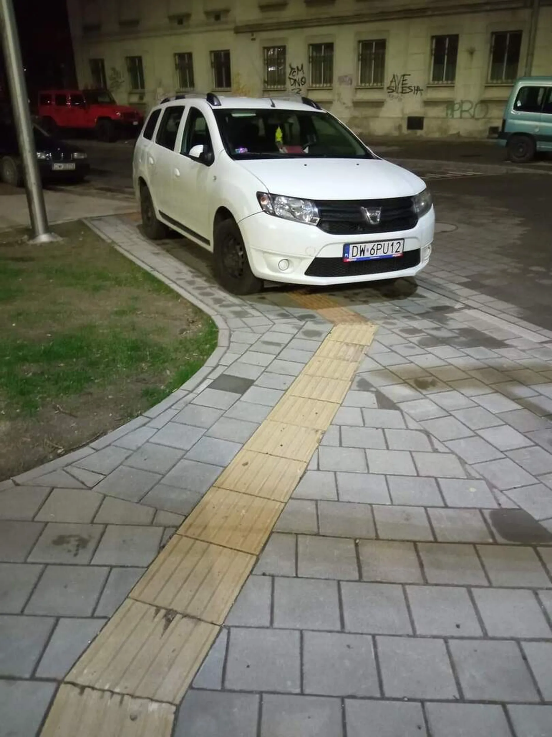 Osoba nie rozumie, że są niewidomi na tym świecie.. /zdjęcie z grupy fb