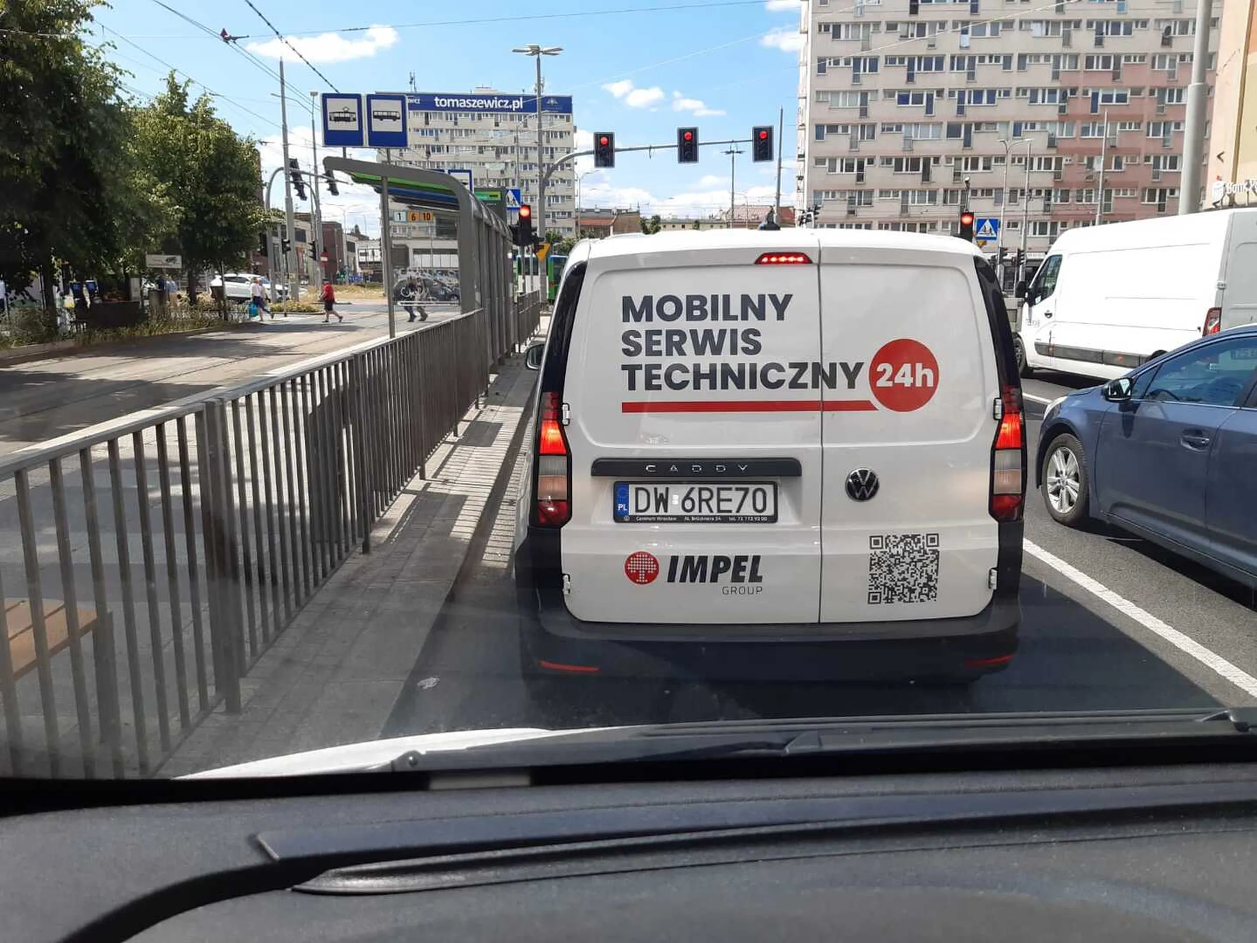 Wymusza pierwszeństwo. Wypatrywać wypadku