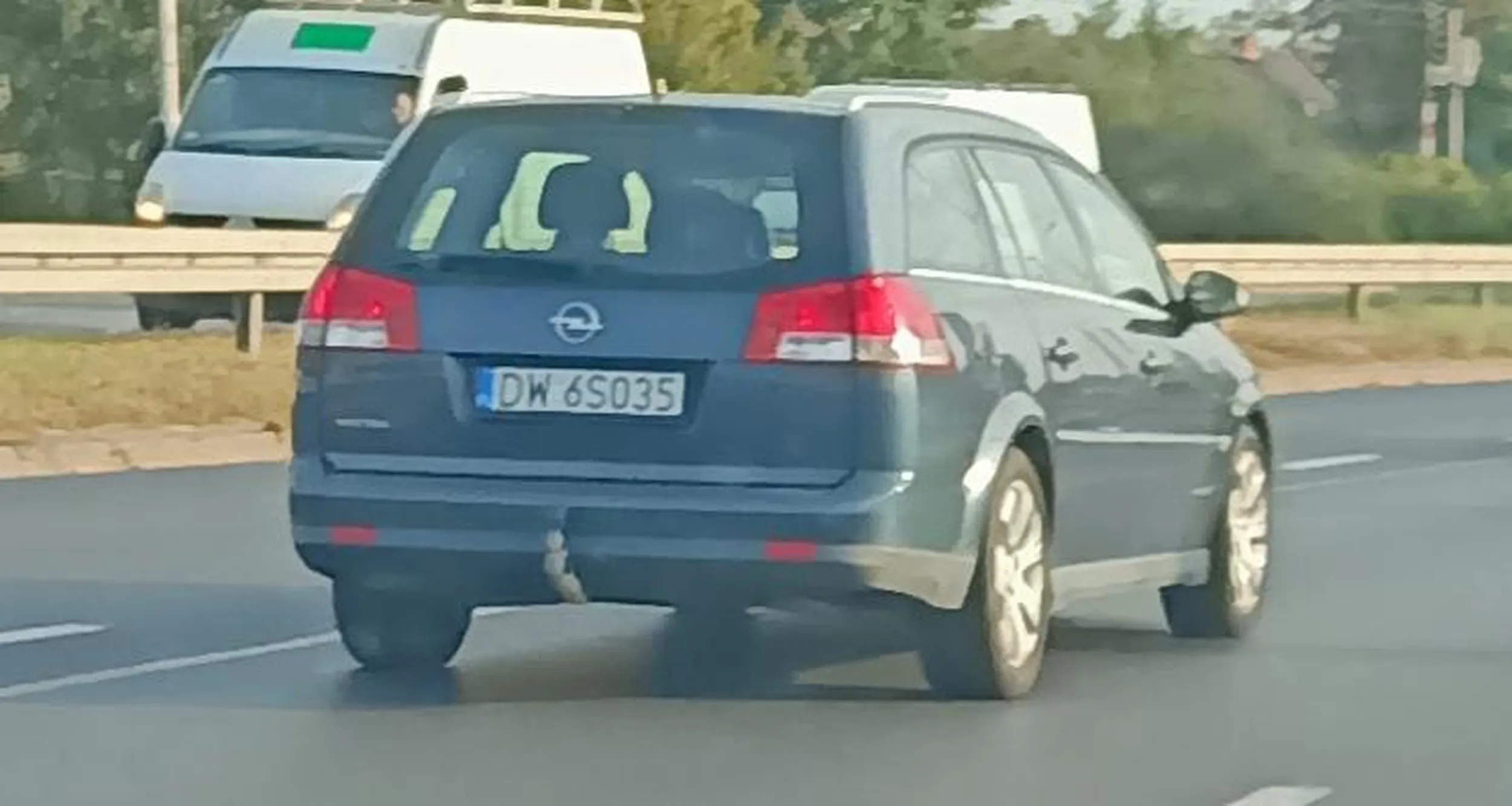 Naucz się człowieku zmieniać pas tak żeby nie zajeżdżać innym !!