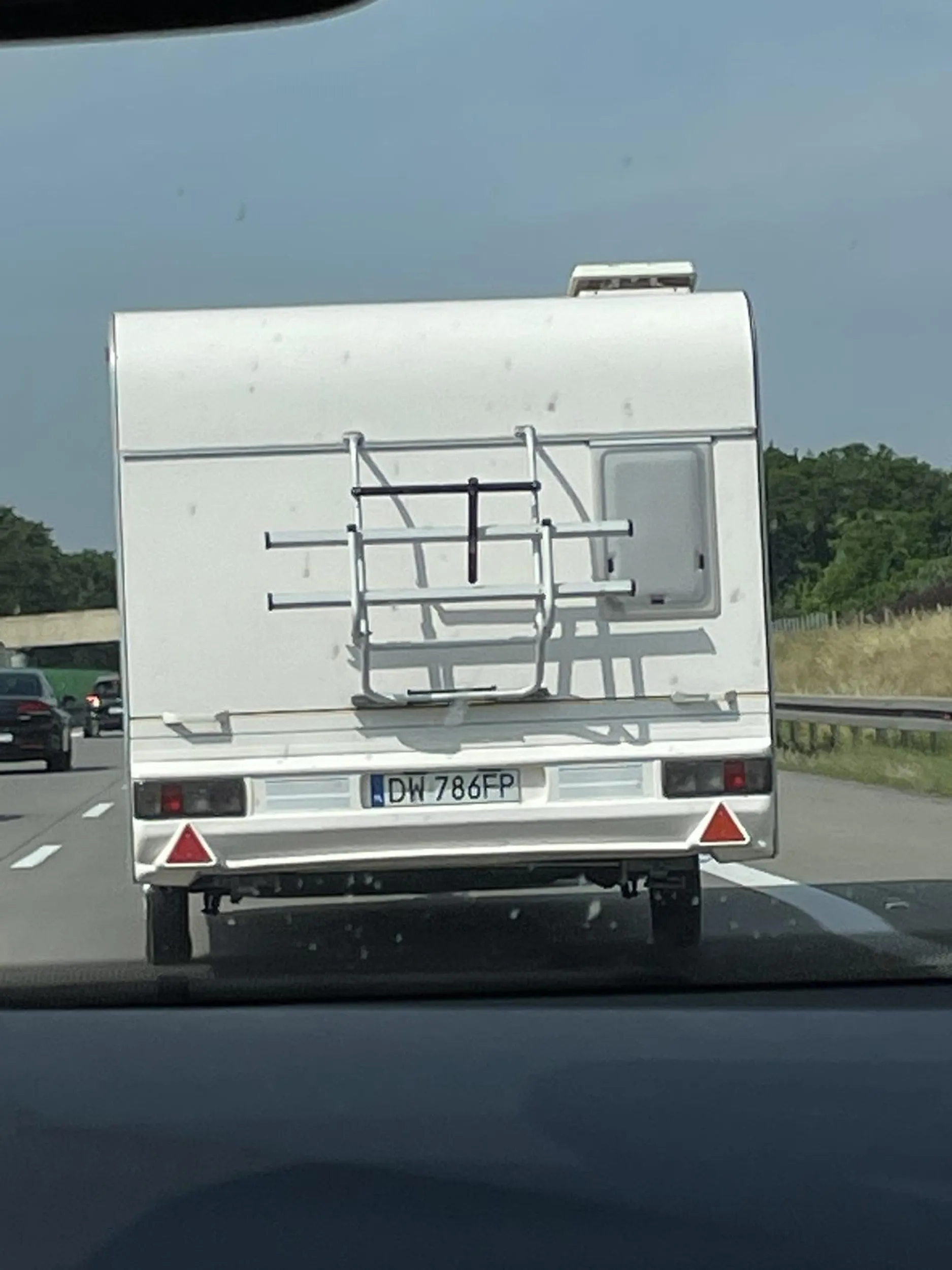 Gościu wymusza pierwszeństwo chyba wygrał prawko w chipsach