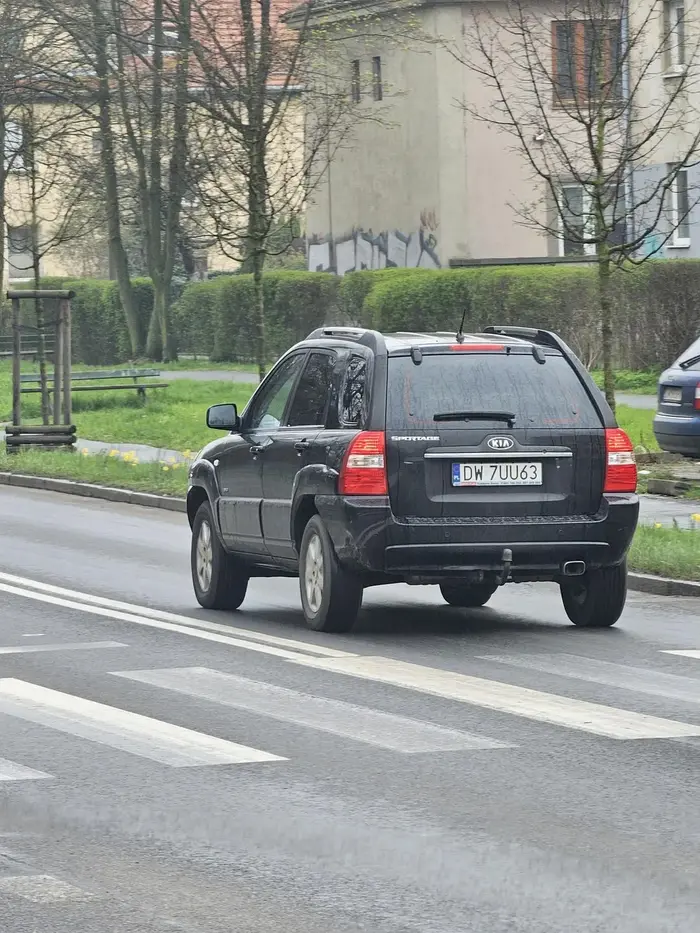 Ale ładny masz ten paluszek tylko taki malutki i krzywy ?? Ale wiesz gdzie możesz go wsadzić ?