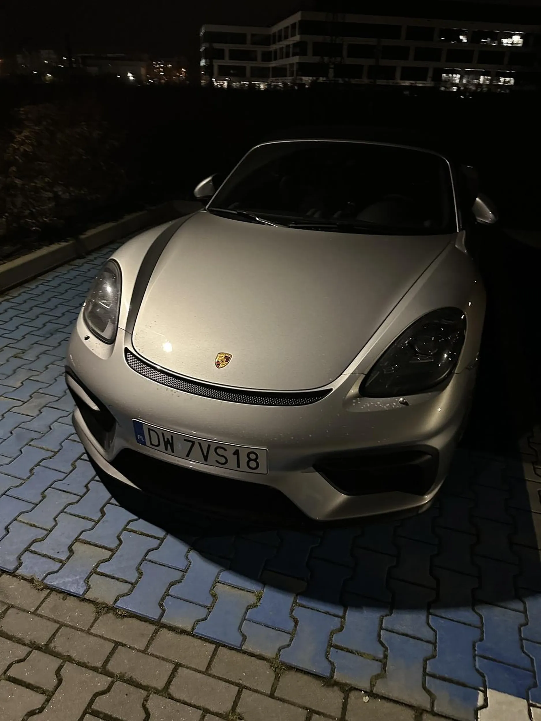 Na porszaka starczyło, a zabrakło na garaż?