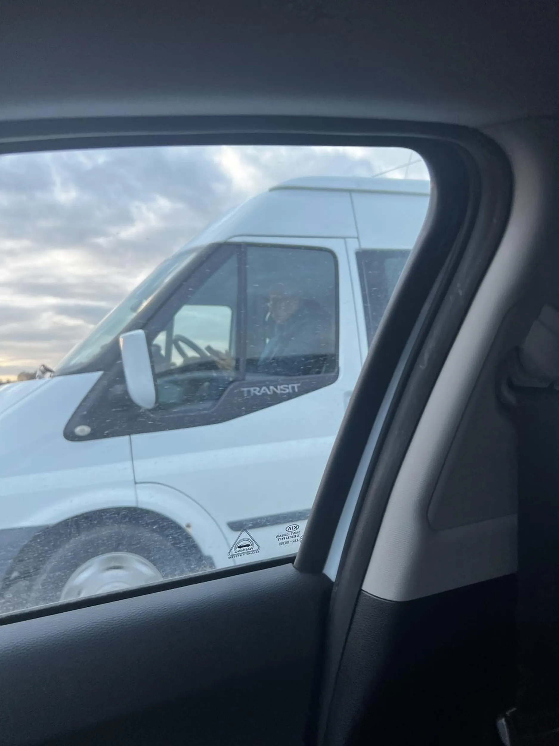 Twoje wyczyny jak z uwagi na telefon w ręce zajeżdżasz mi 2 razy drogę na A8 i potem już specjalnie na A4 zostały razem z filmami z kamery oraz zdjęciami dostarczone tam gdzie trzeba. Ha tfu ci w pysk!