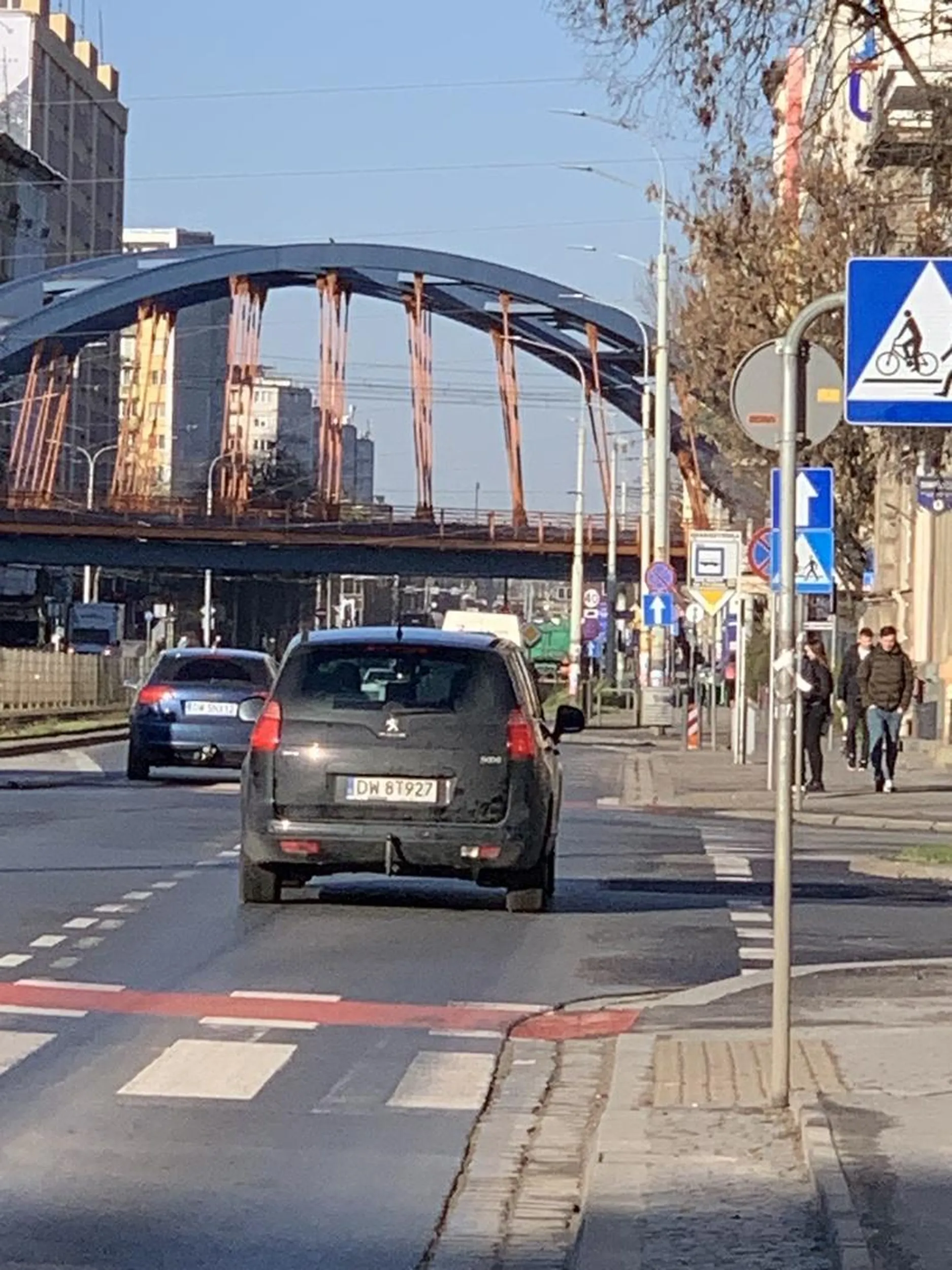 uderzył w hulajnogę z dzieckiem na ścieżce rowerowej i uciekł z miejsca wypadku Grabiszyńska 65, 53-503 Wrocław 12.04.2023