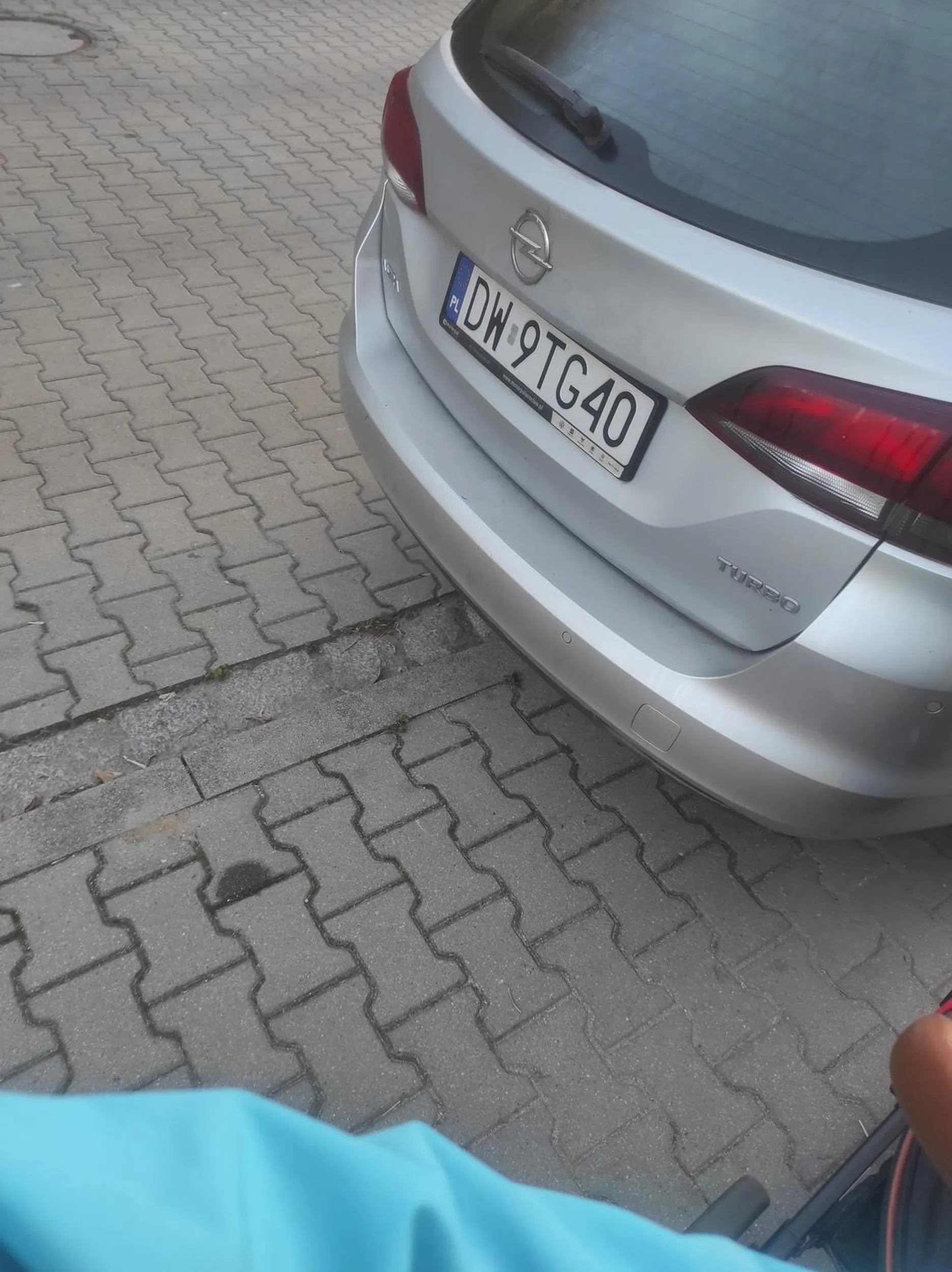 Parkować to on nie potrafi