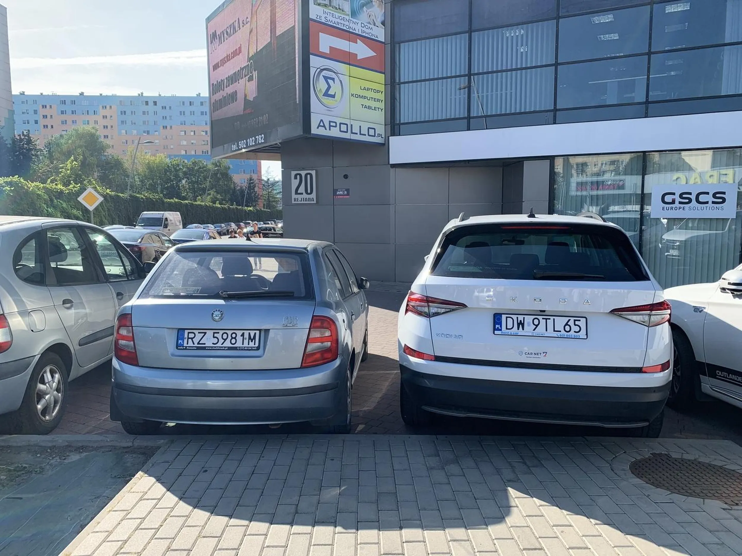 Wiesniak ze śląska nie umie parkować pod mh w Rze