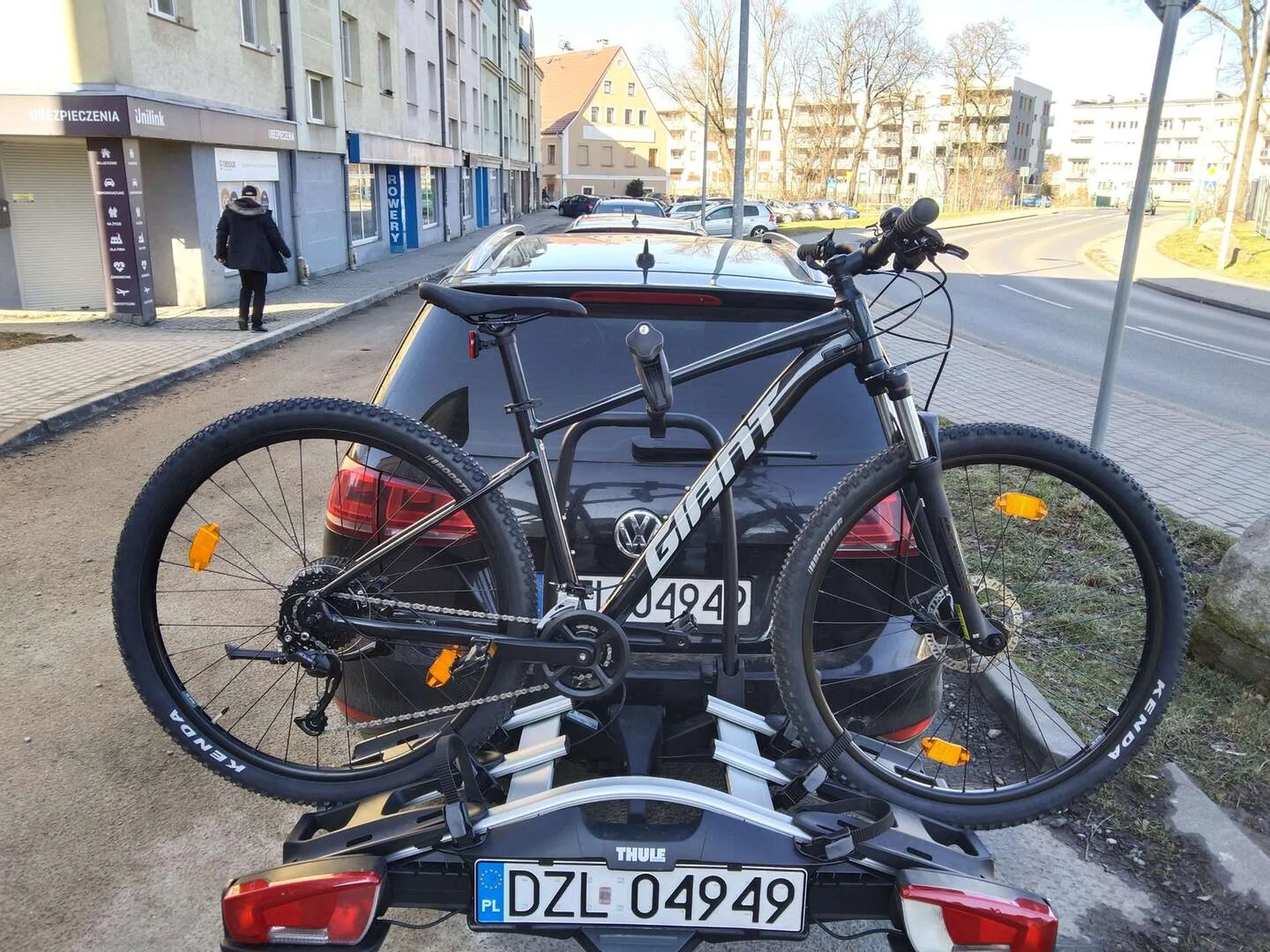 Rower z tylu wypad kieroeca ślepy jeździ środkiem ulicy tragedia a tam passat to ze rdzy