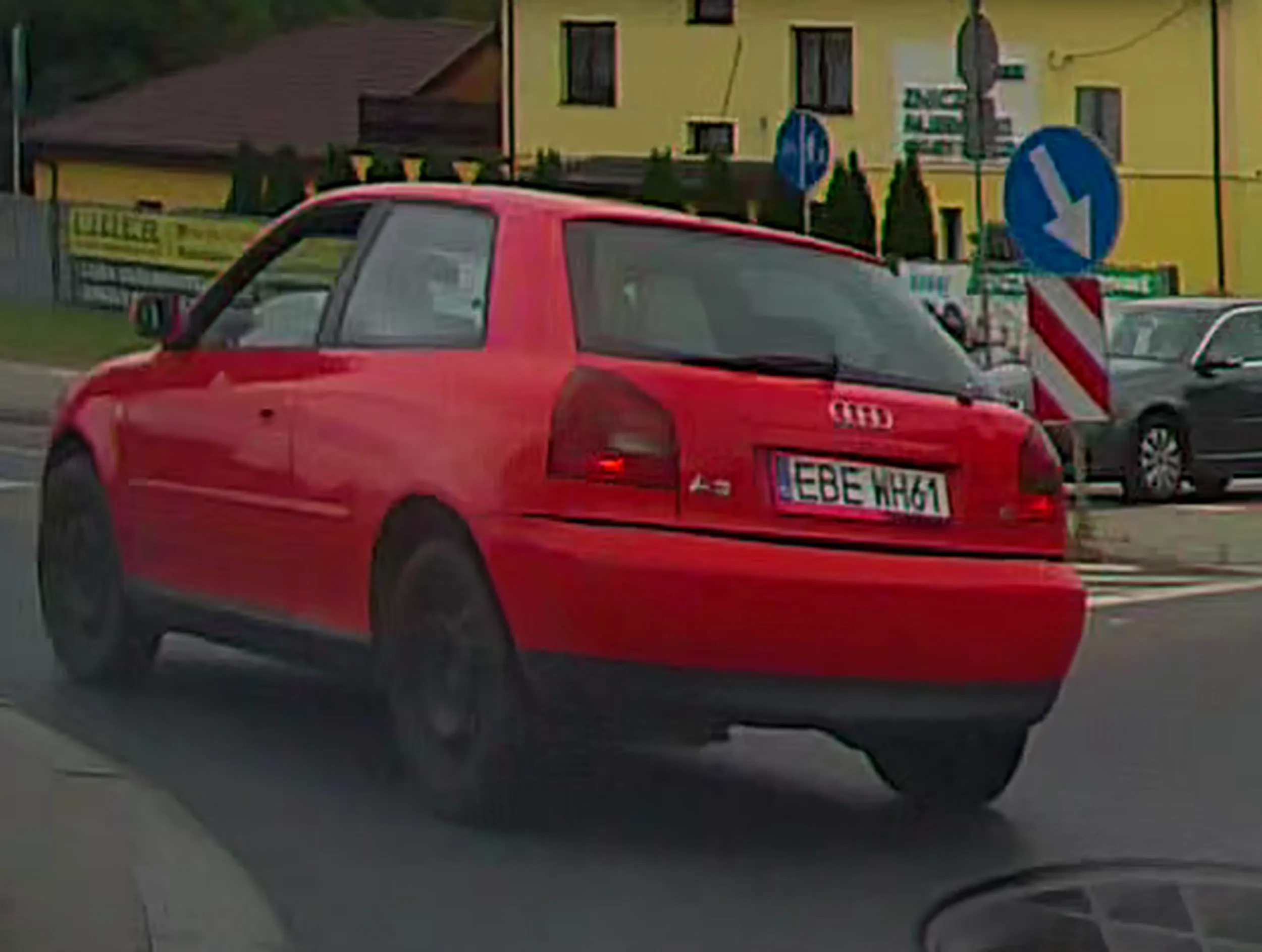 bydło drogowe stwarza zagrożenie i wymusza pierwszeństwo na innych