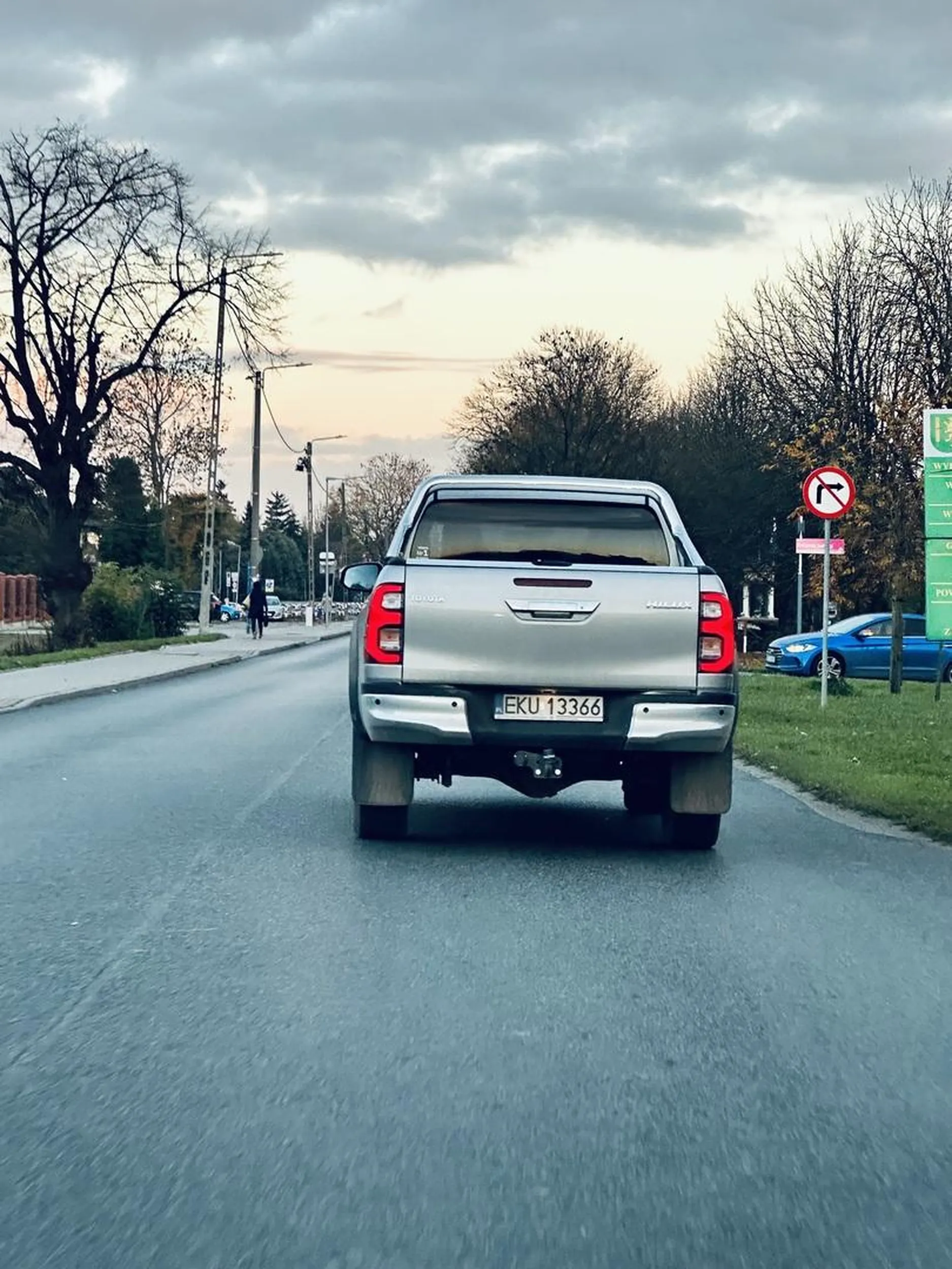 Naucz się jeździć… Wymuszanie pierwszeństwa masz chyba wyćwiczone…