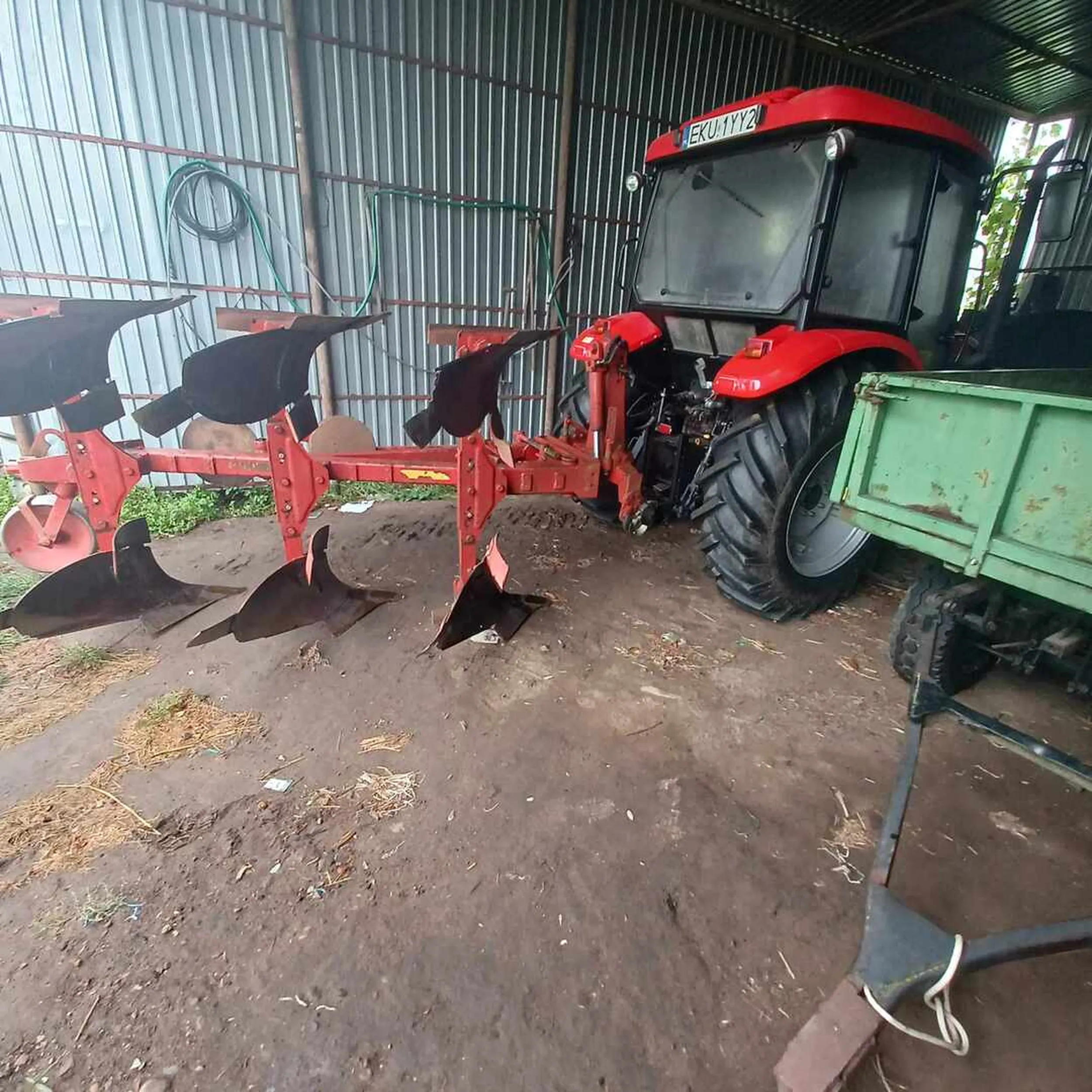 Nie polecam kierowcy, do dziś nie zapłacił odszkodowania za uszkodzone wrota stodoły.