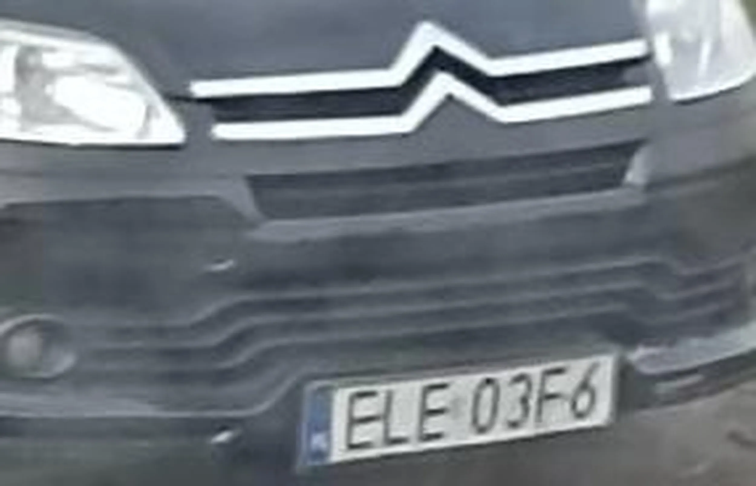 Wymusil pierszenstwo , baba za kolkiem ,daje do odciny i strzela ze sprzegla