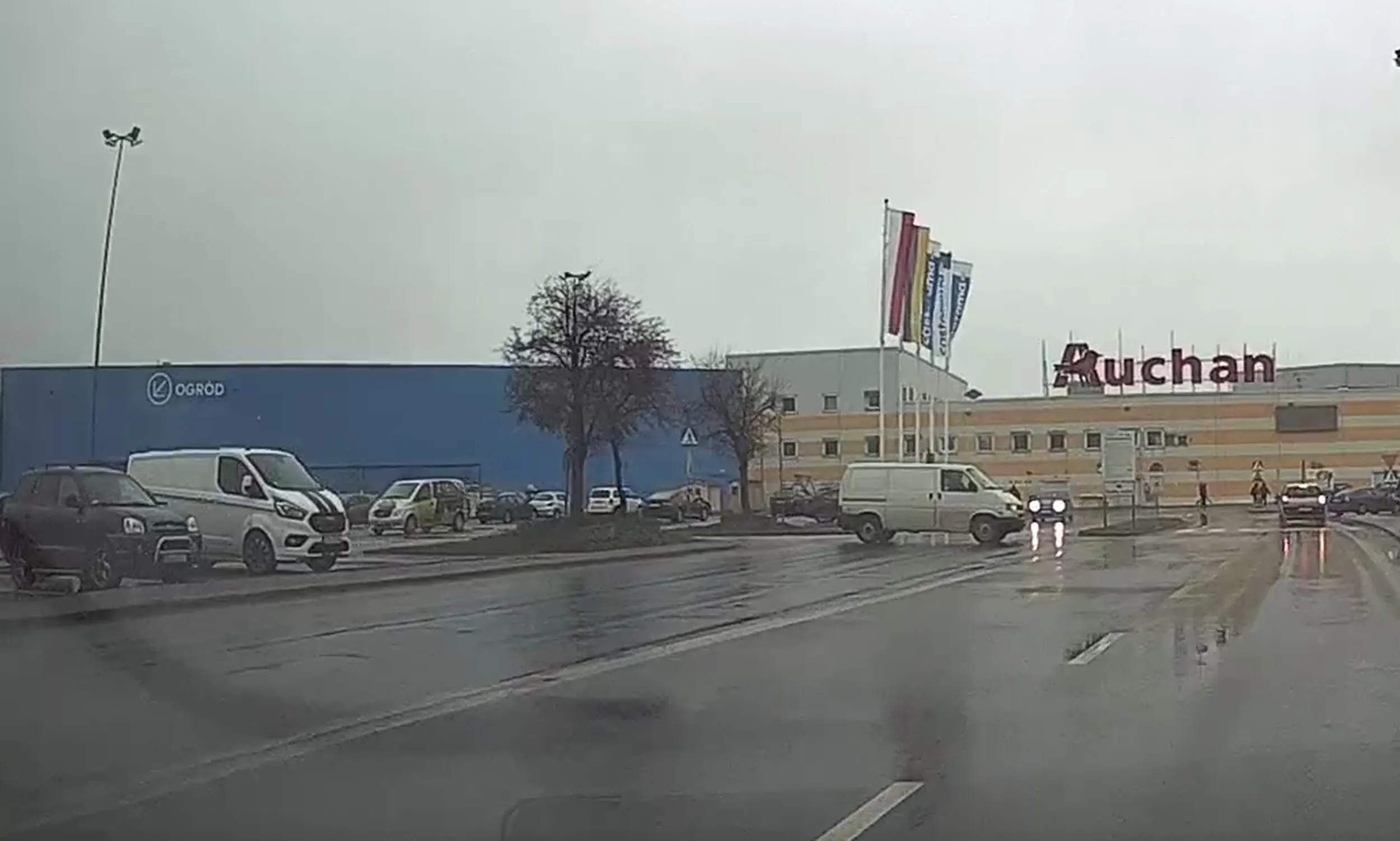 Tam jest nakaz jazdy w prawo mistrzuniu