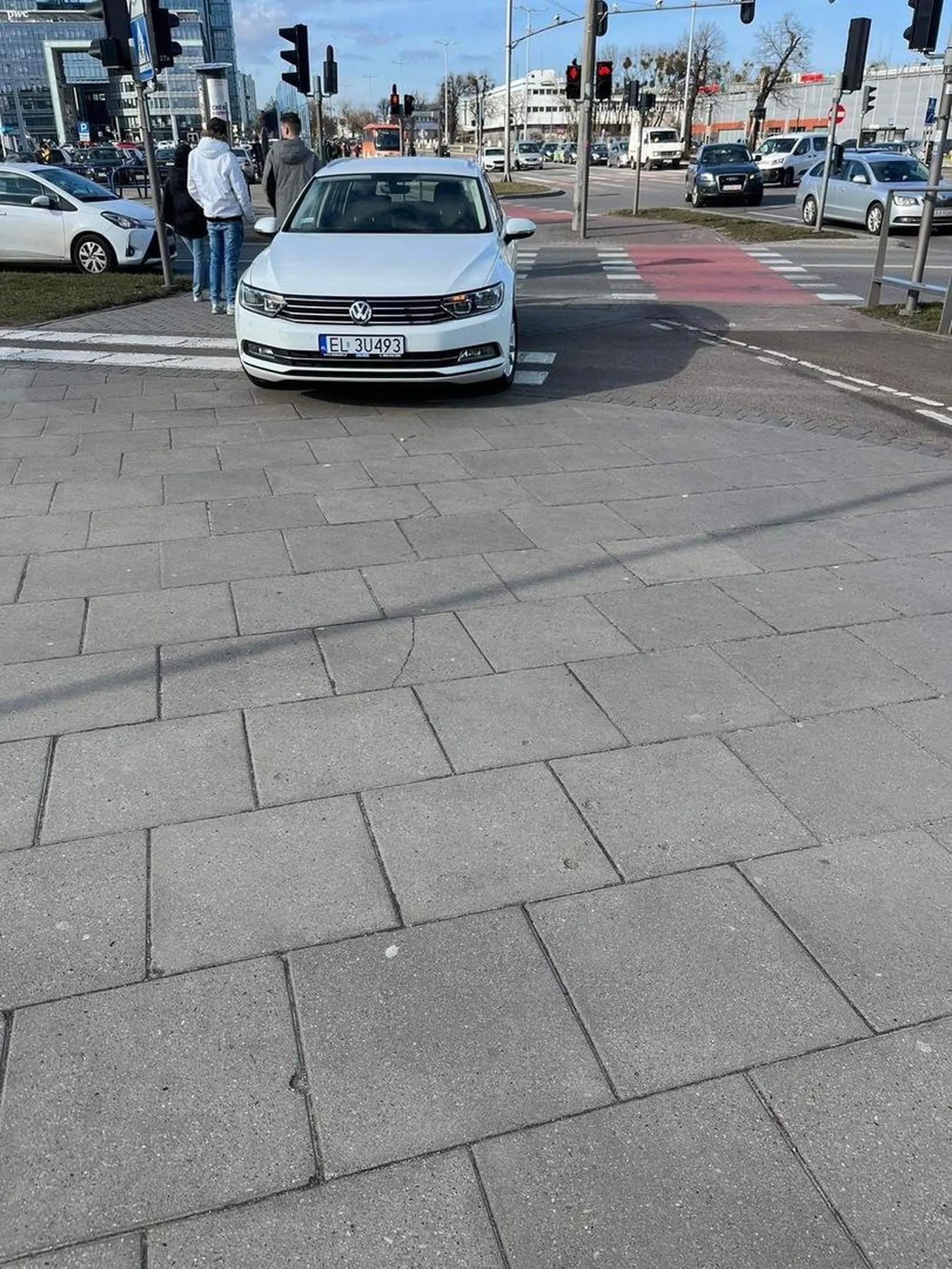 Wybitne parkowanie w Gdańsku obok UG