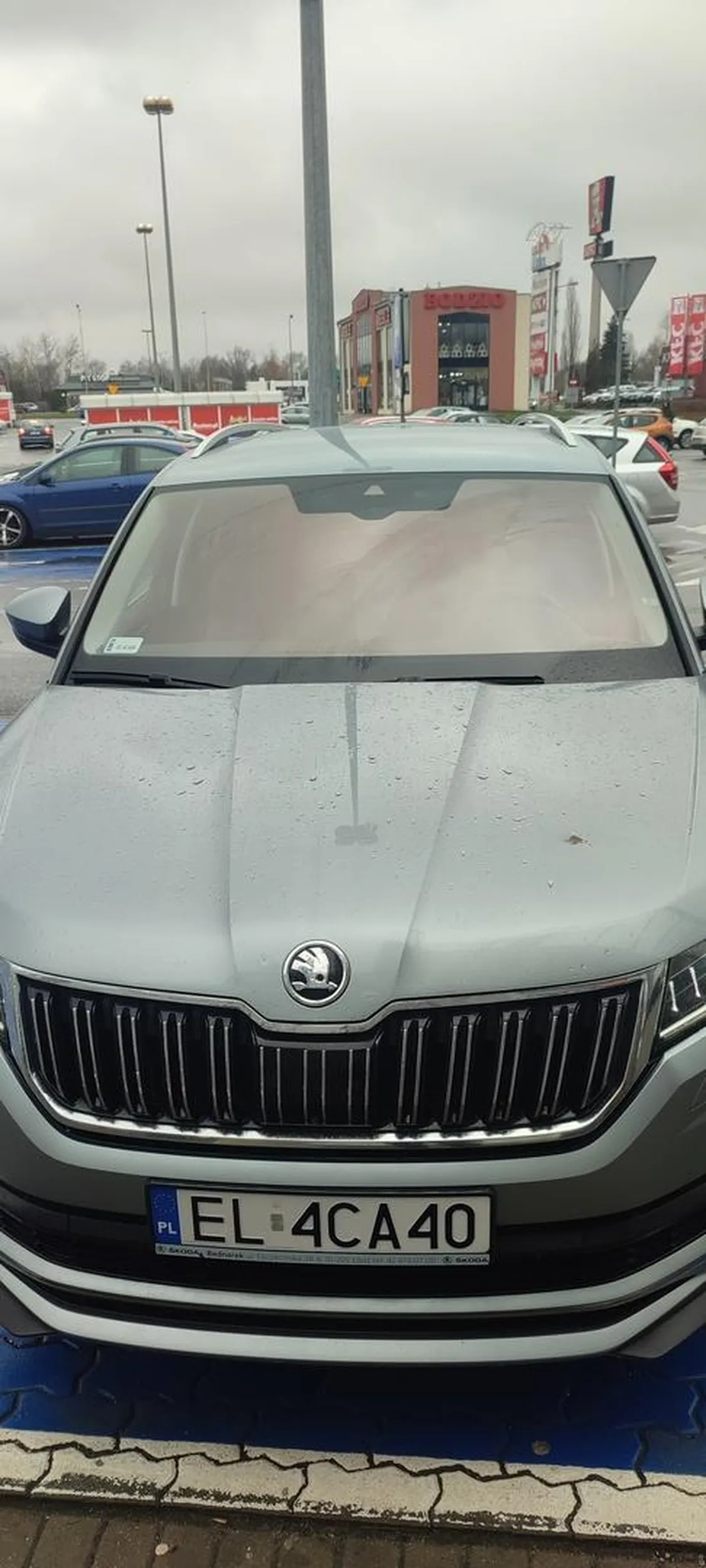 Zajmowanie miejsca dla inwalidów.