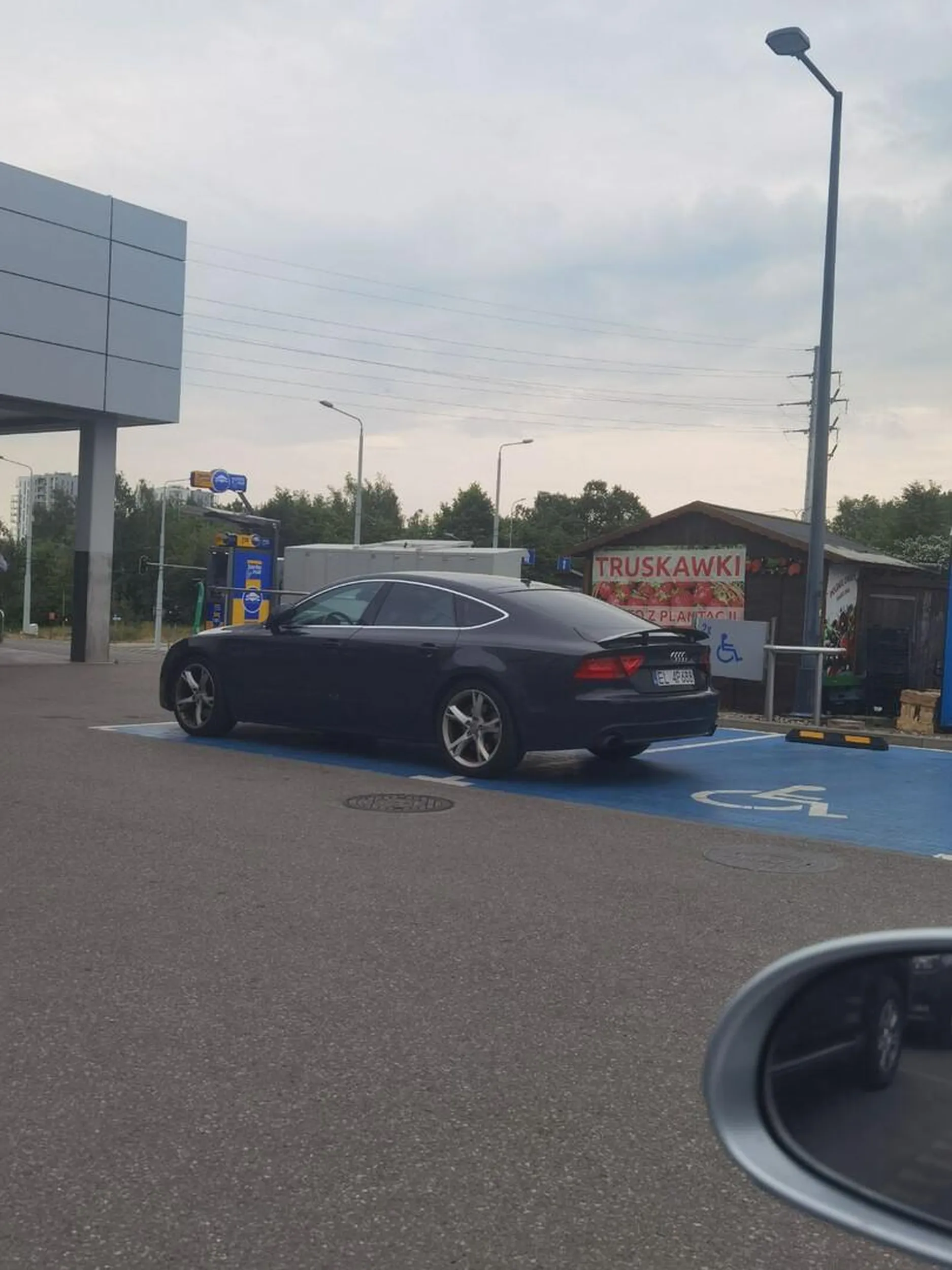 No ten to grubo poleciał...