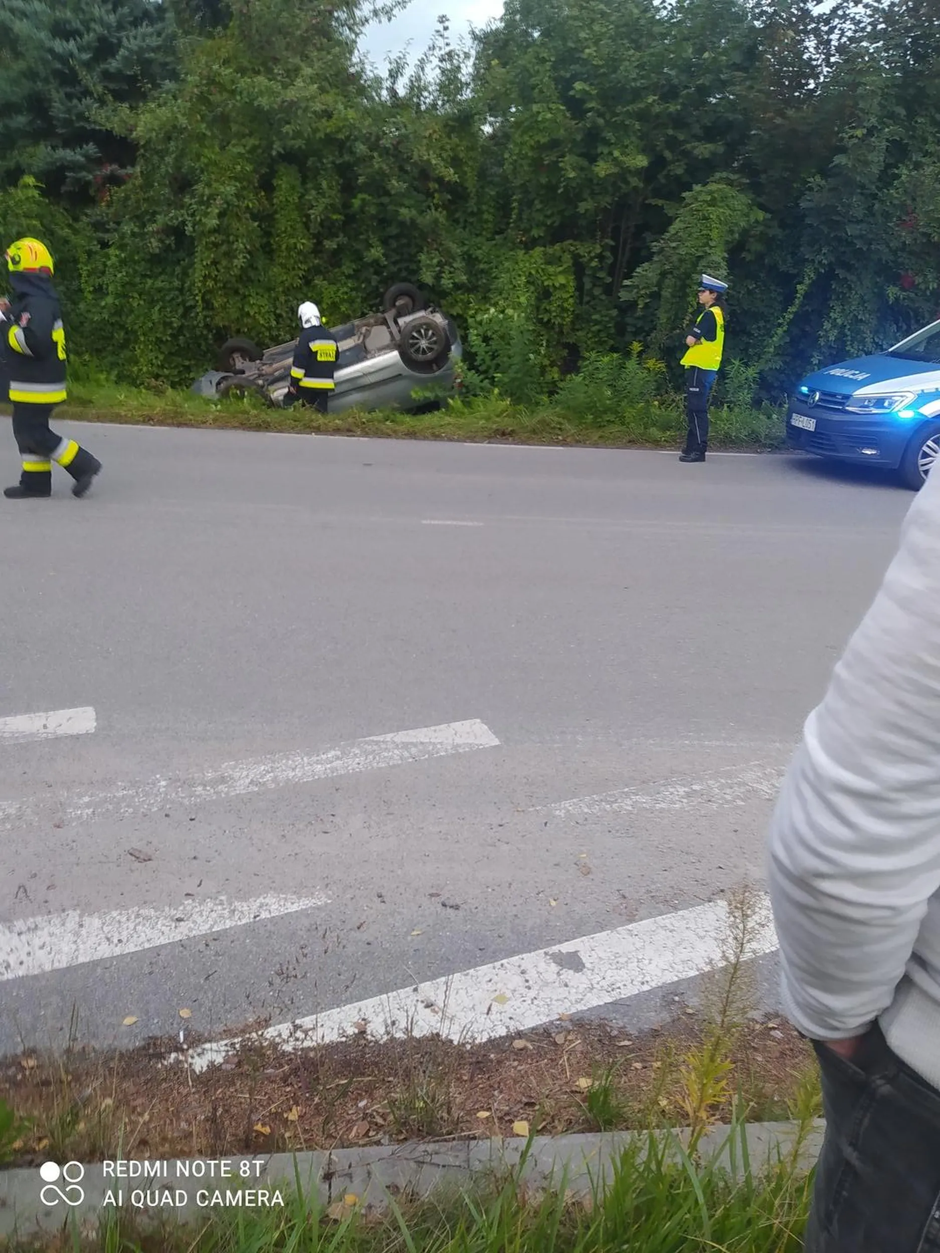 Stara rotunda bujne się po drodze jak ciotka na peronie ledwo co na slepia widzi pieron
