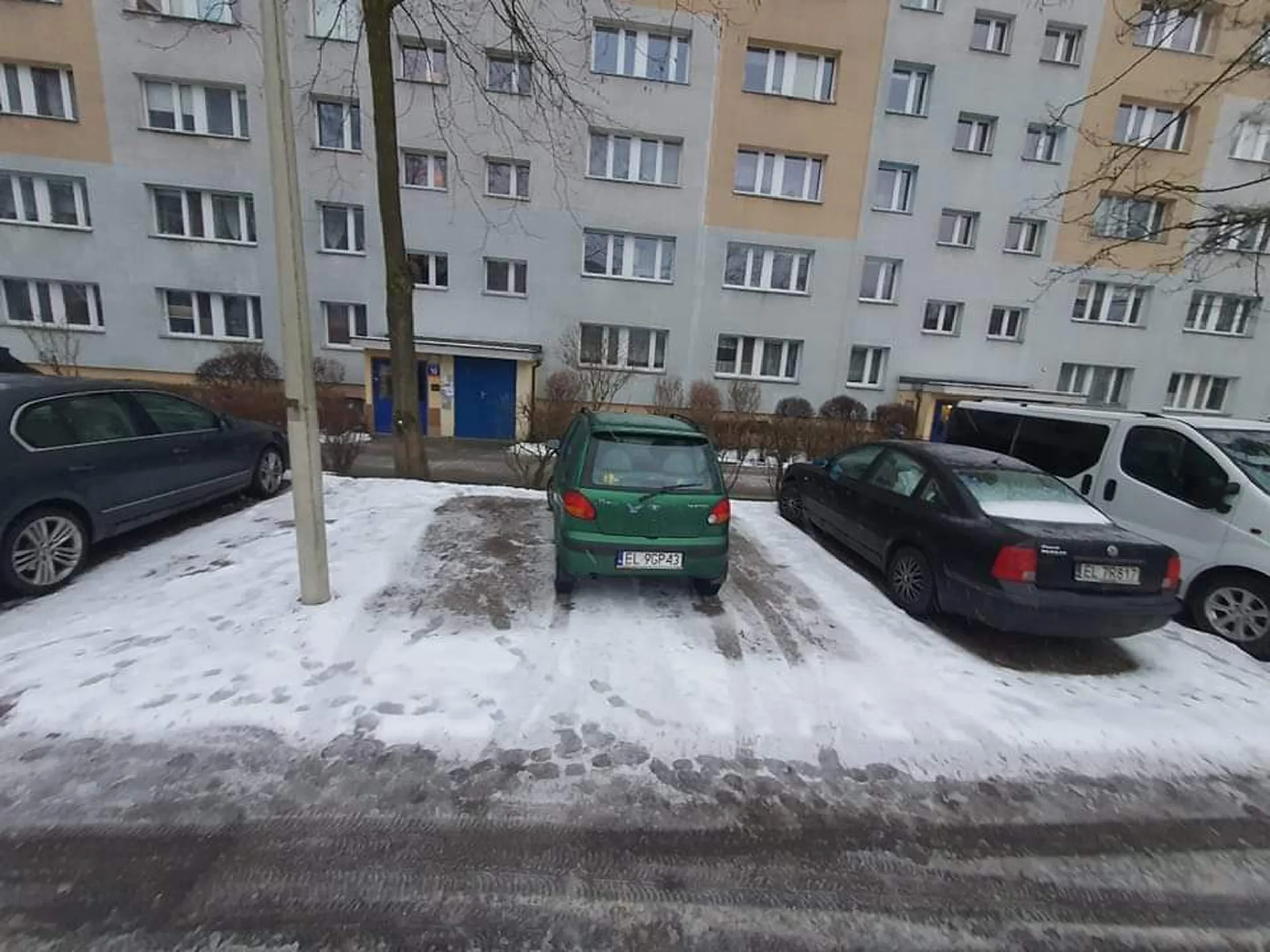 Szlachta to parkuje na dwoch miejscach