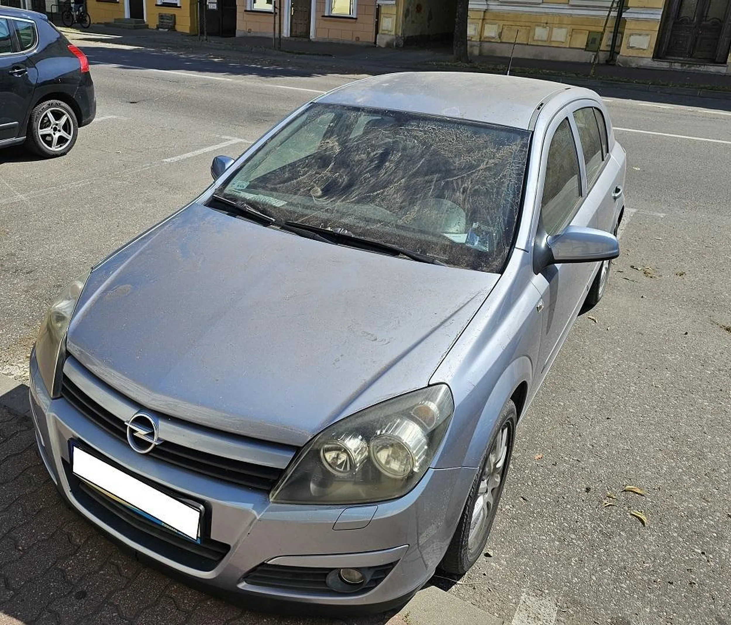 Sypie sie z niego piachem jak by jechał po pustyni?, kierowca go w ogóle nie myje, jestem w stanie zaplacic za myjnie nawet