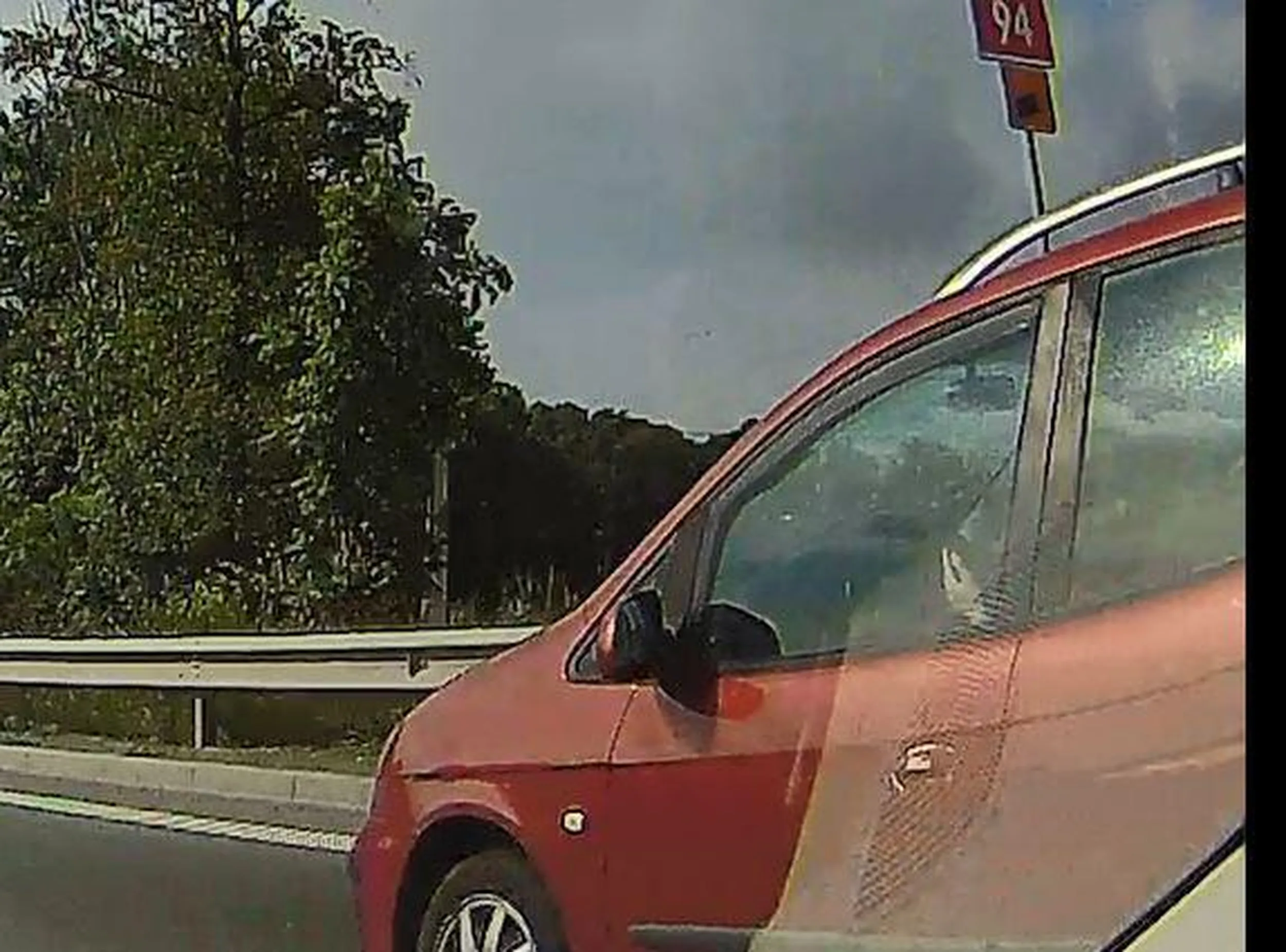 Bardzo fajna rozmowa telefoniczna. Ciekawe też, że auto nie wyskakuje w bazie UFG. ;-)