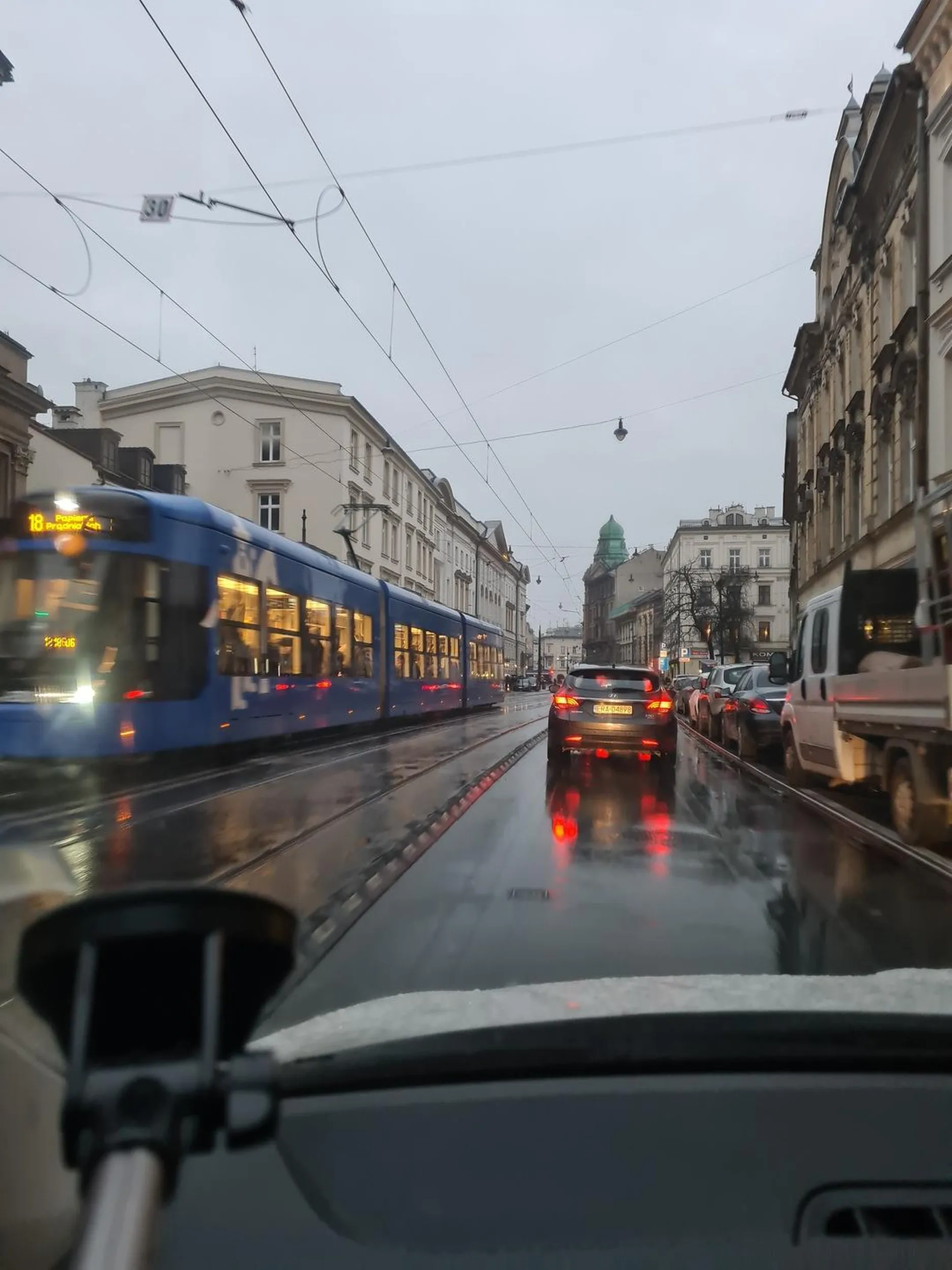 Kierowca wymusza pierwszeństwo