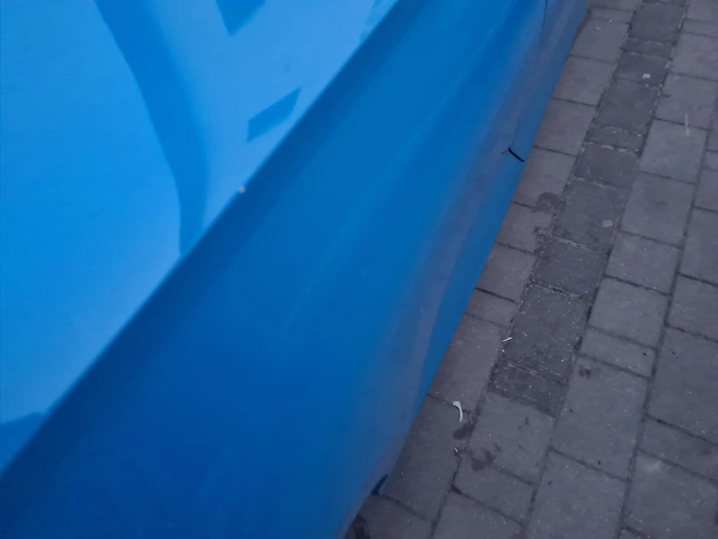 Typ zarysowal mi samochod po czym odzszedl zadawolony a ja musze za to placic po kilka tys.