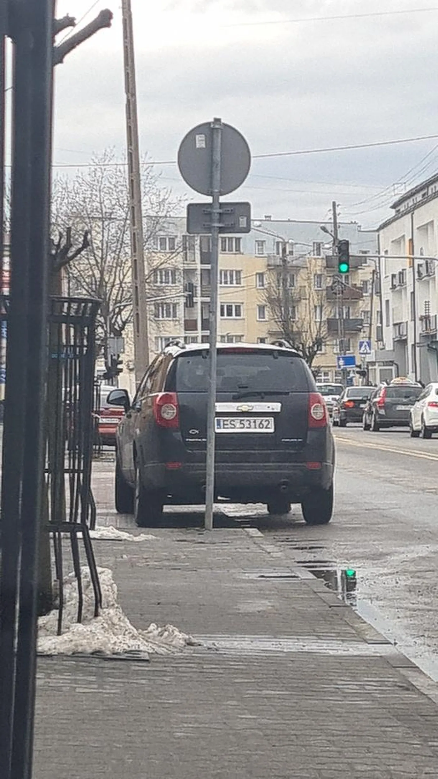 Jeżeli nie umiemy zaparkować auta, to zastanawiam się czy jeździ pani tak samo dobrze ?