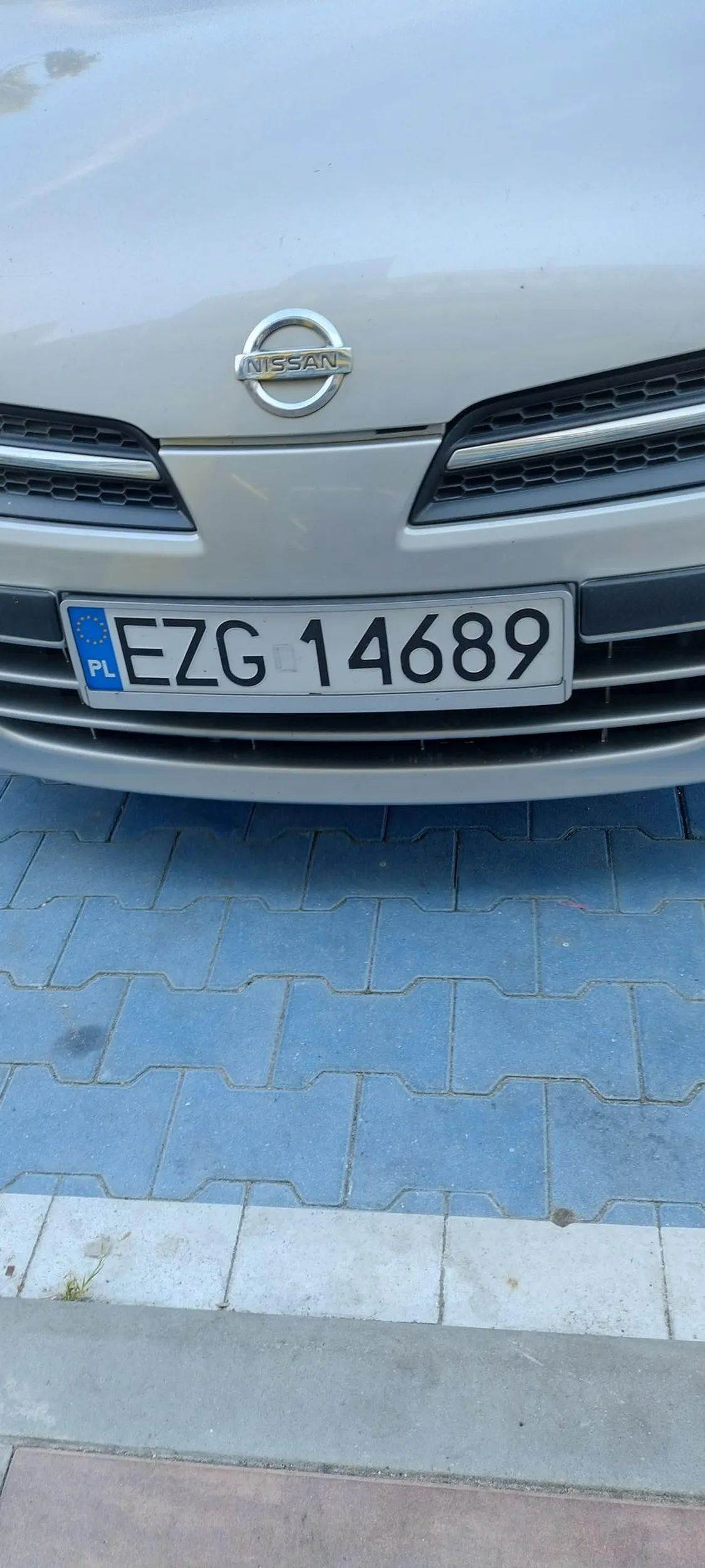 Pani zostawia małe dziecko w aucie jeszcze z włączonym silnikiem była gorąco a te auto można było po prostu ukraść Więc to tej pani j3bnnij się w ten pusty ryj Nie pozdrawiam