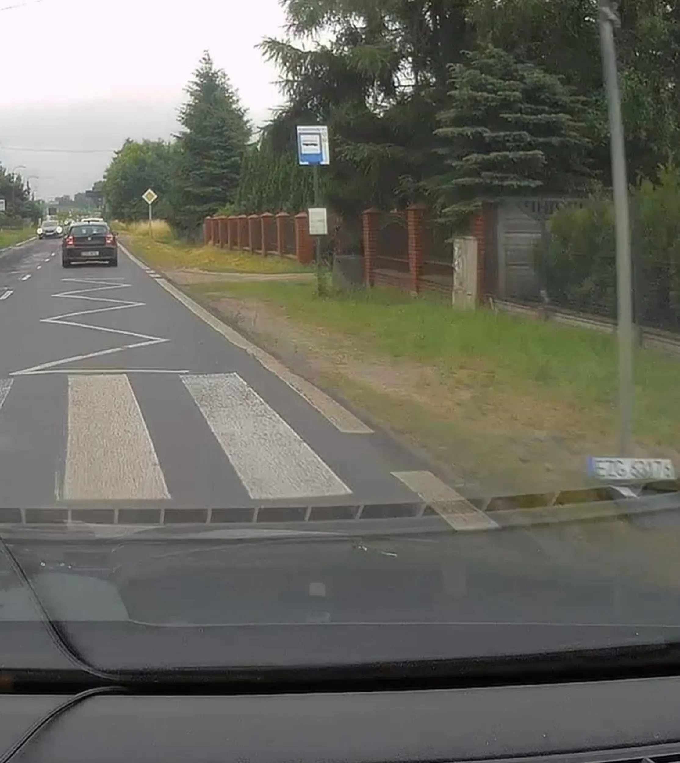 Zgubiona rejestracja lezy w Lodzi na Brzezinskiej na przystanku przed A1, jadac w kierunku Brzezin