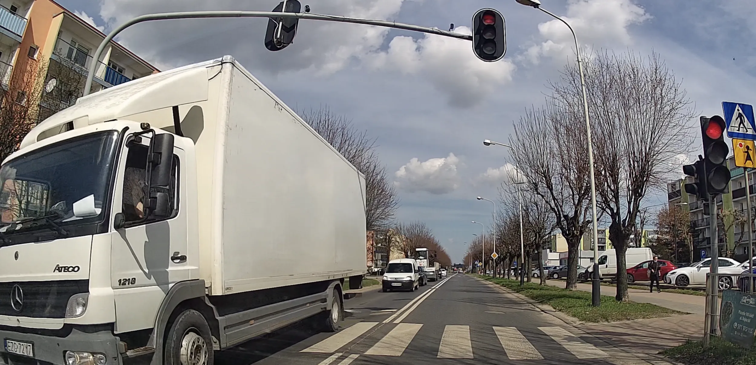 Na czerwonym + telefon, gratuluje 18 punktow