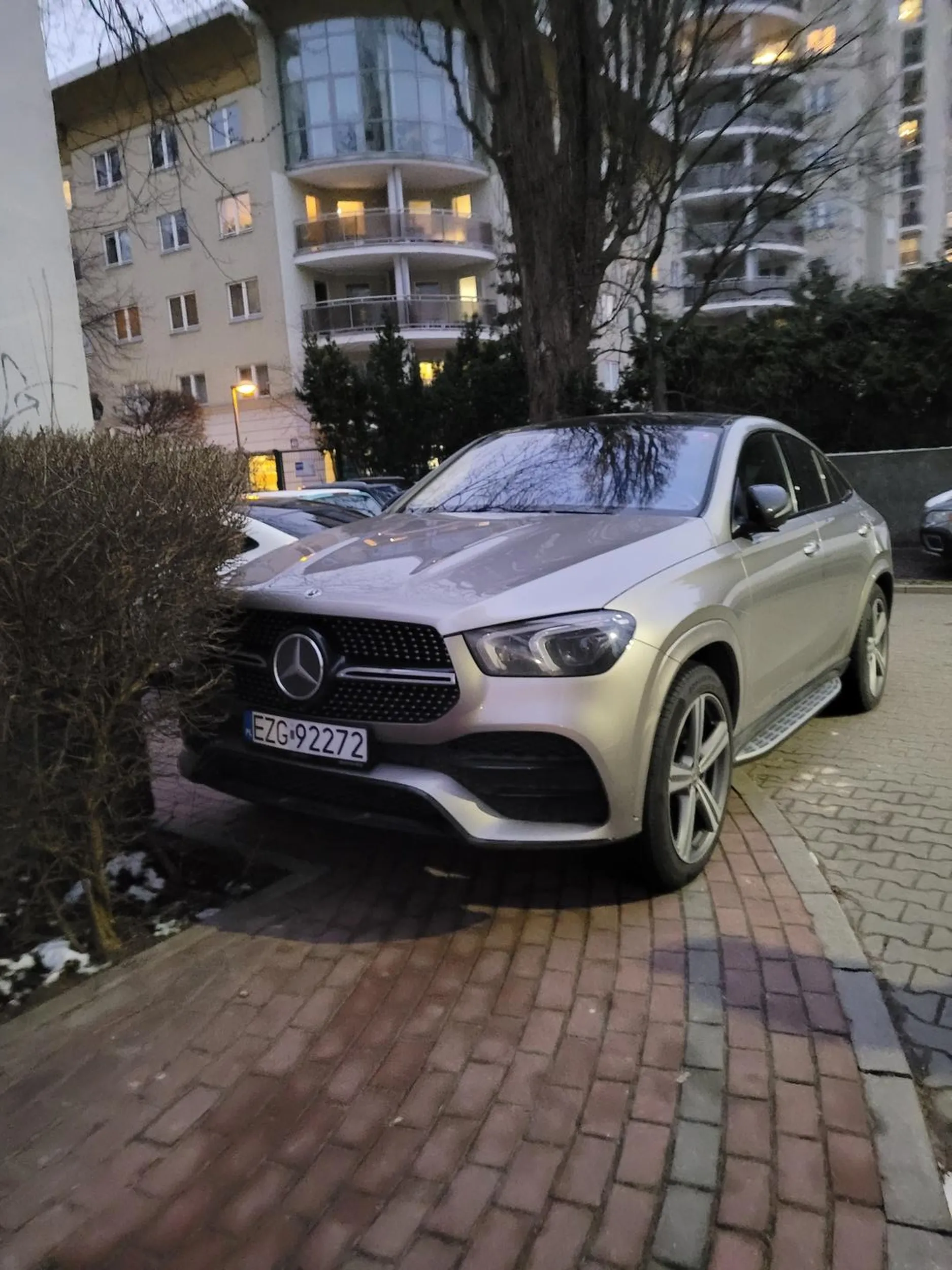 Zastawianie chodnika level master, nawet mysz się nie przeciśnie.