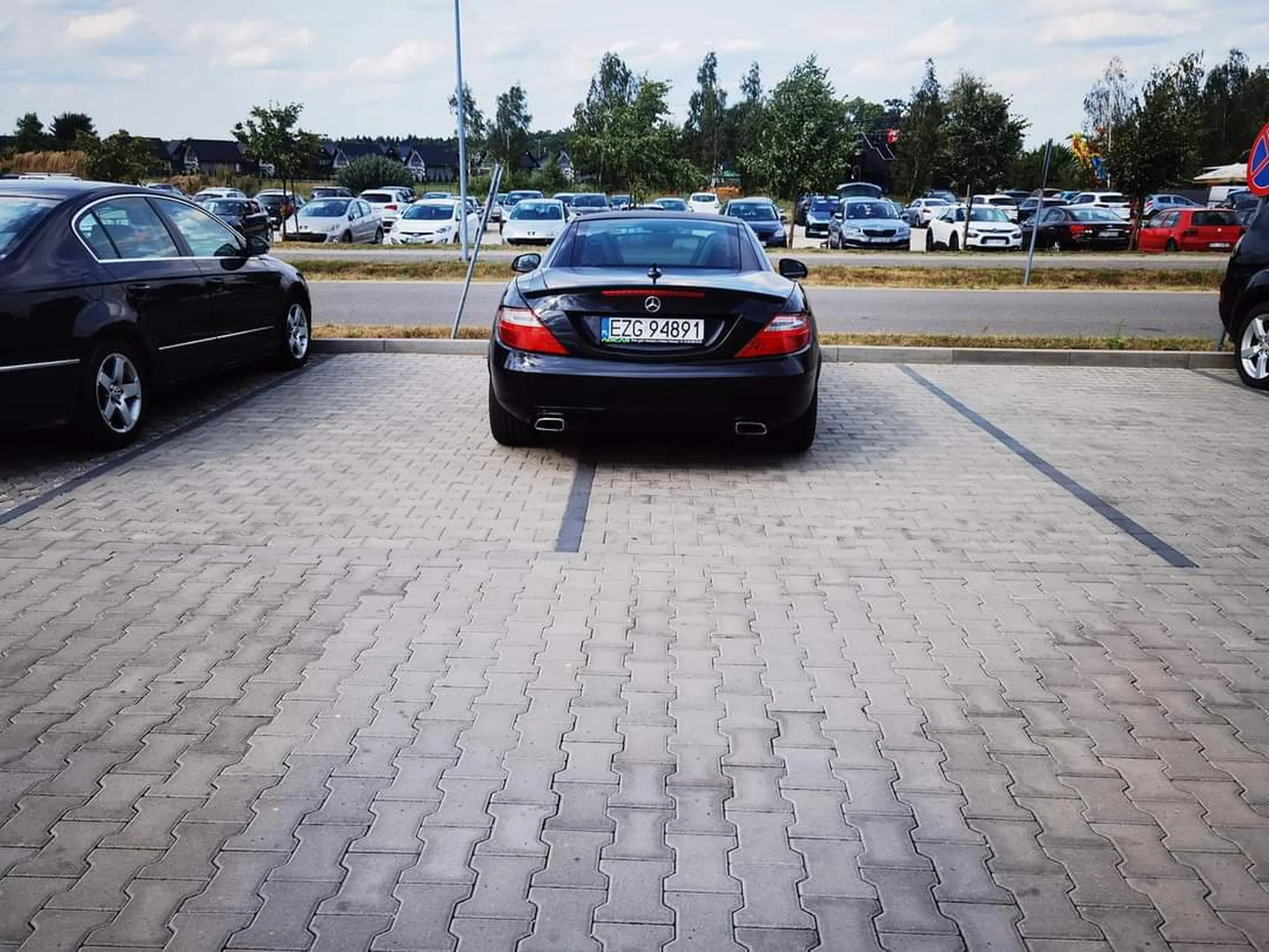 Parkuje na dwóch miejscach