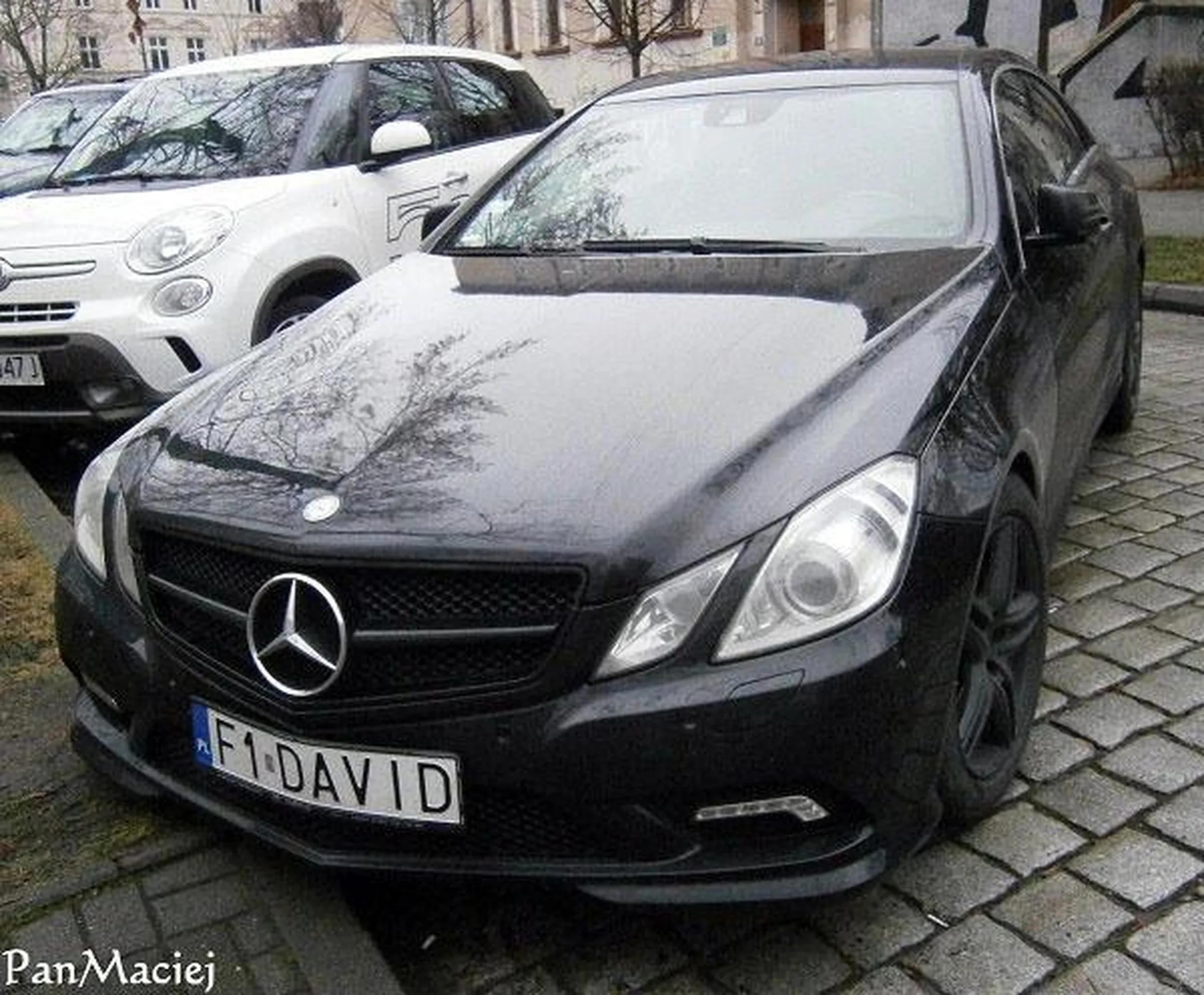 Nie wiem jak jeździ, ale wiem  jak parkuje. To nie jest długie auto ?‍♂️?