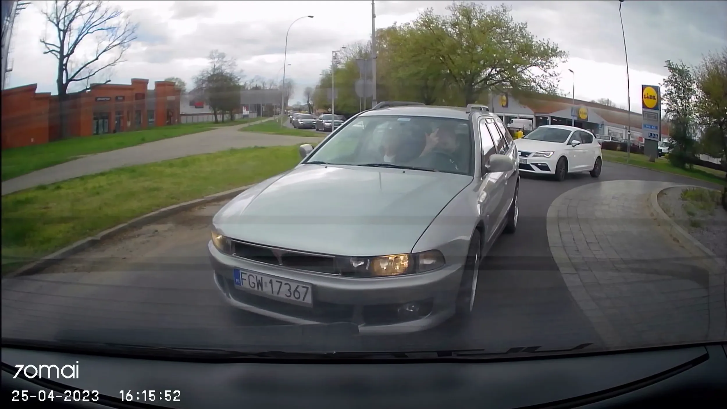 Ten paluszek sobie możesz wsadzić...