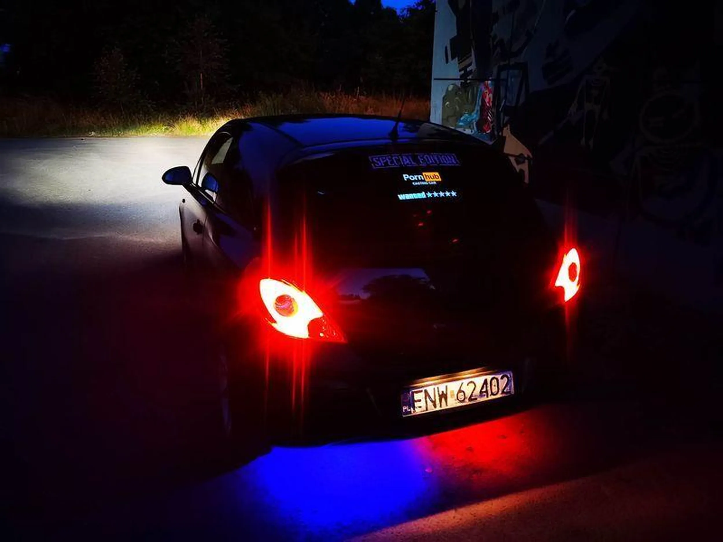 napierdalaj głośniej tym basem pod McDonaldem !!!