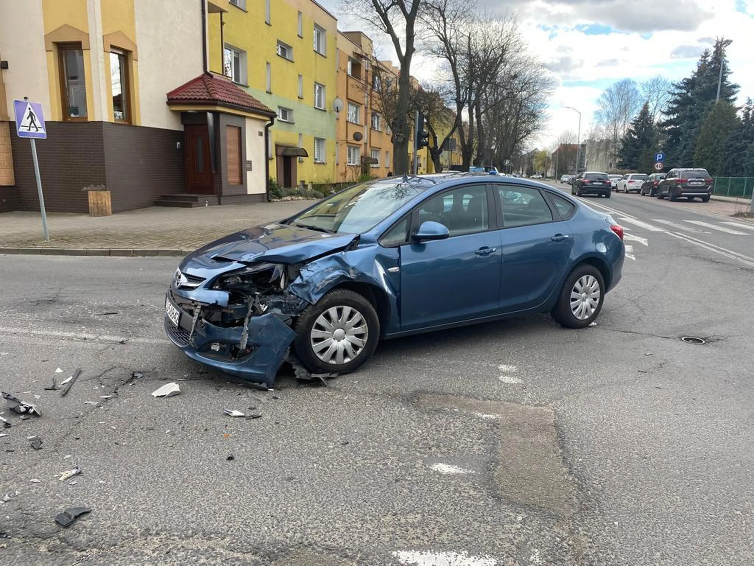Ładny opelek Astra był, policyjny