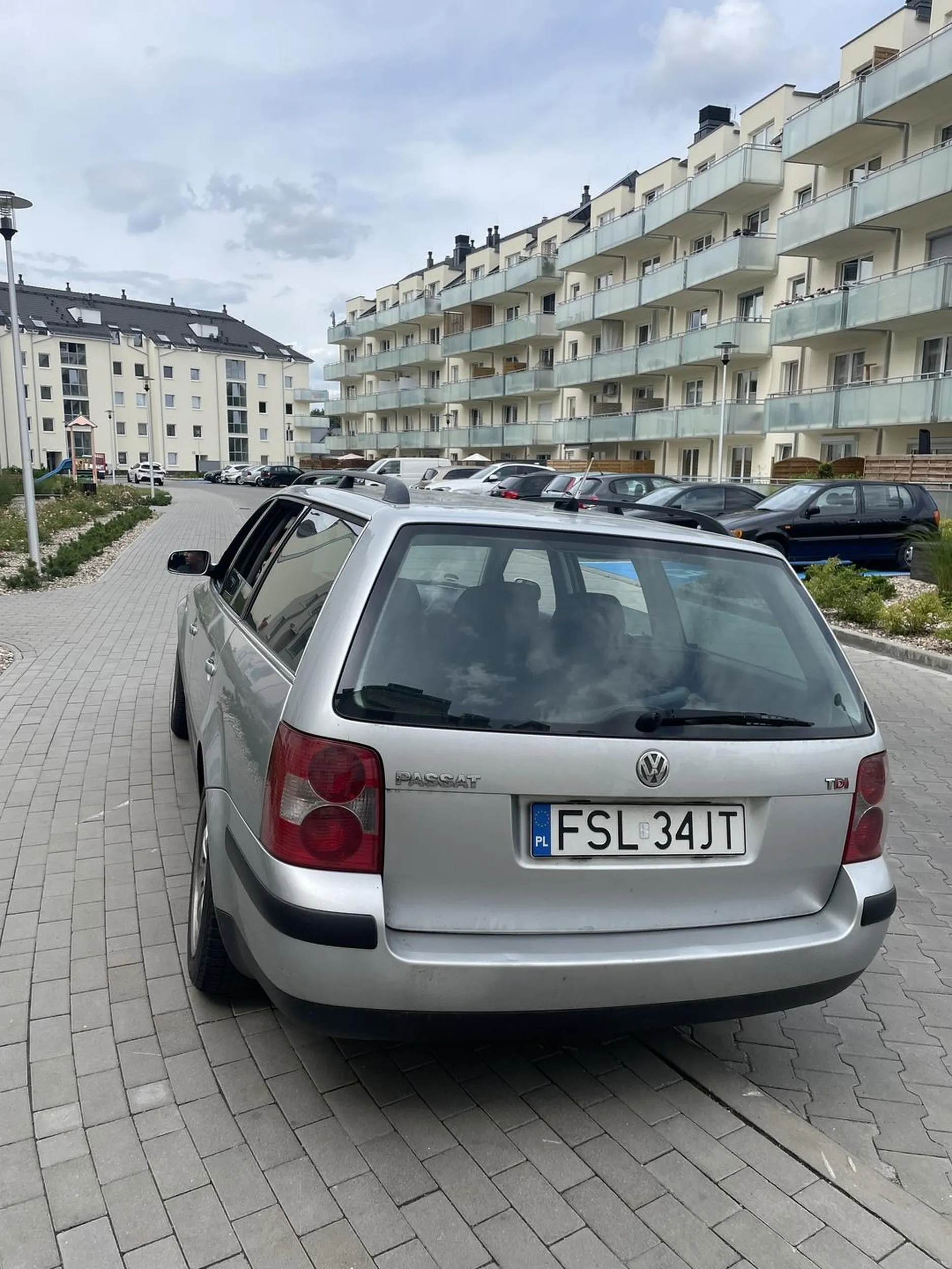 Zakaz zatrzymywania i postoju kolego. Mandat za 28.07 i za 29.07 Pozdrawiam serdecznie