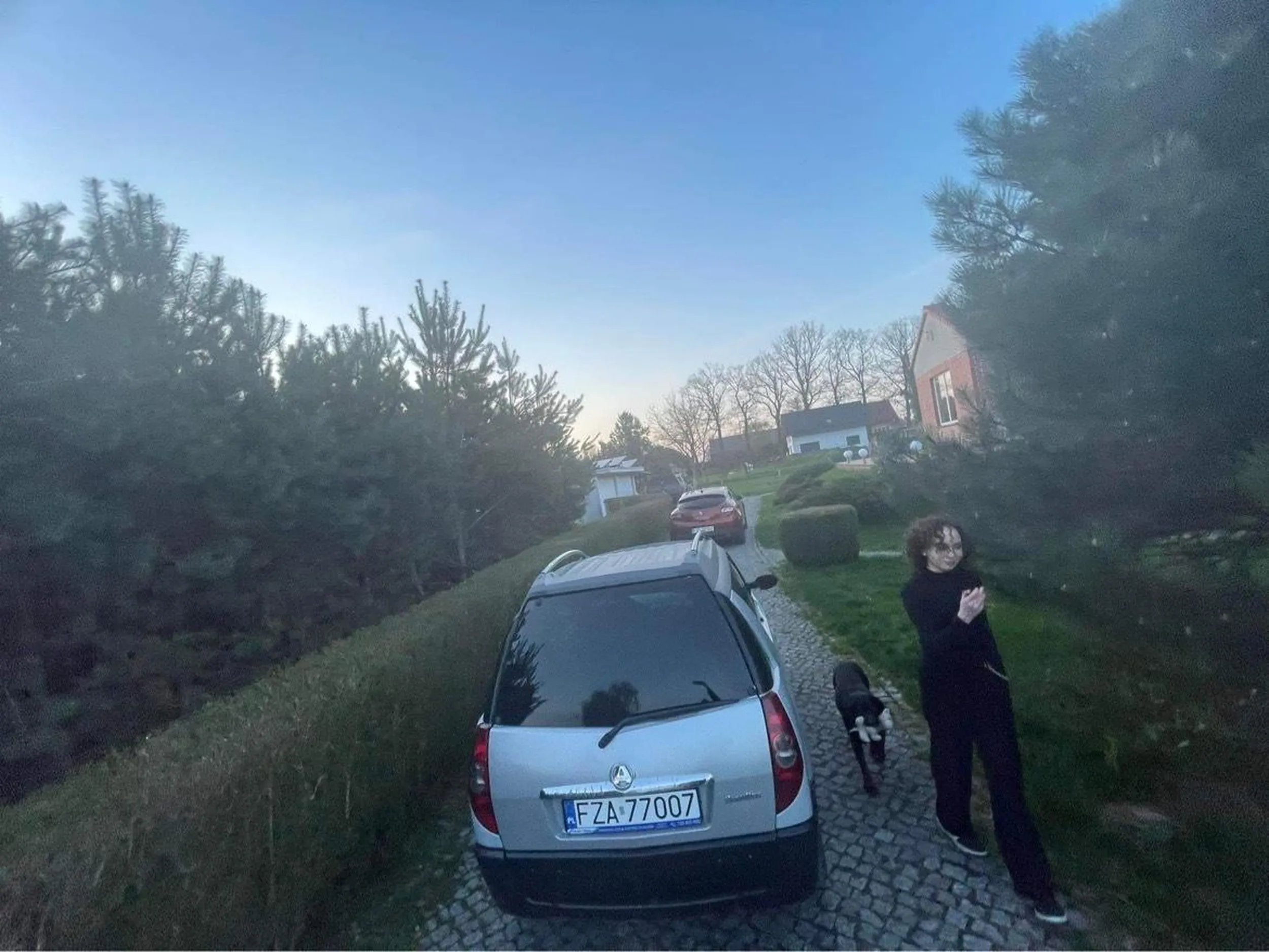 Jechalem z nim i jebnal babe z psem na pasach