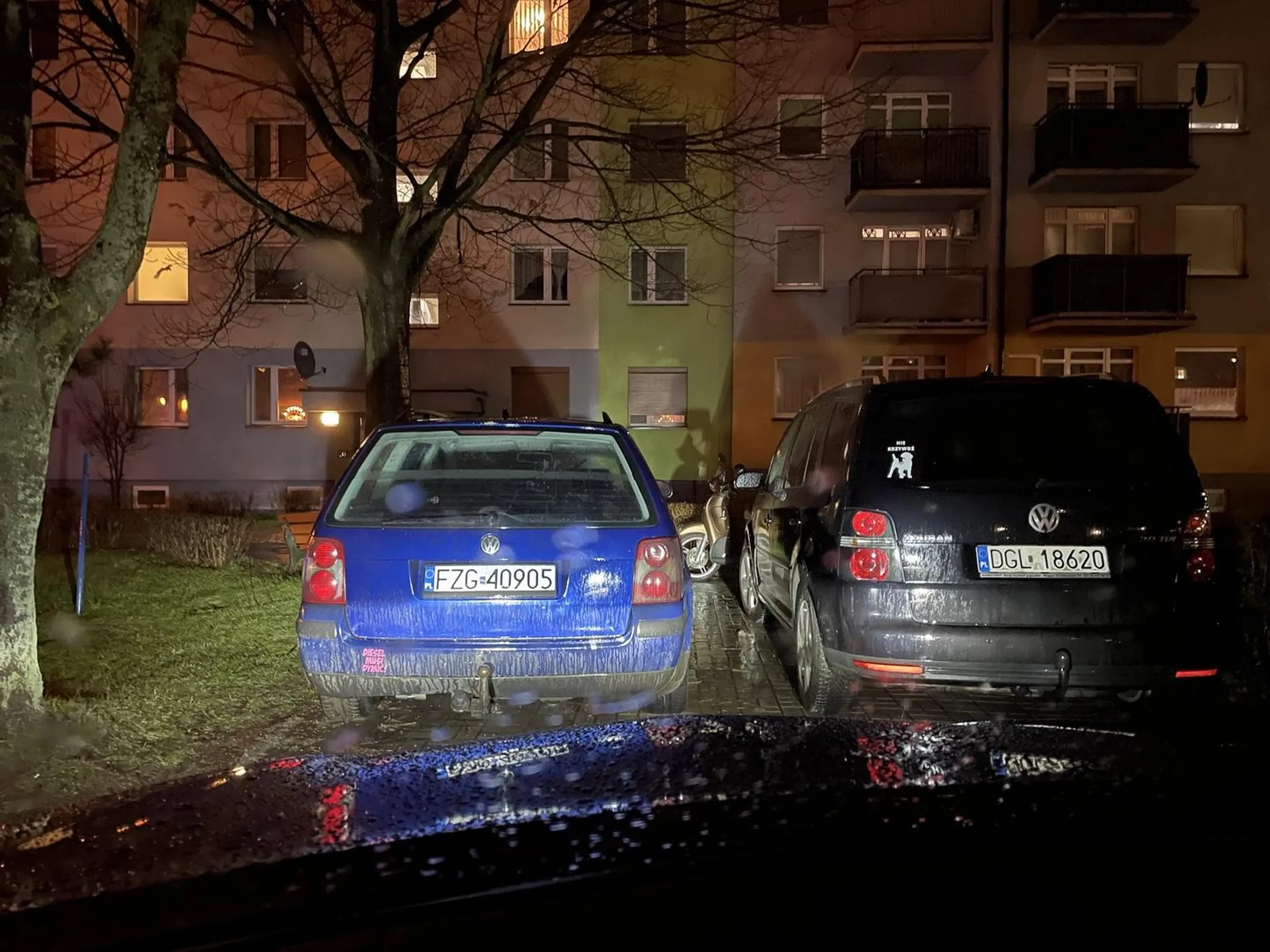 Szkoda że pajac do klatki schodowej nie wjechał