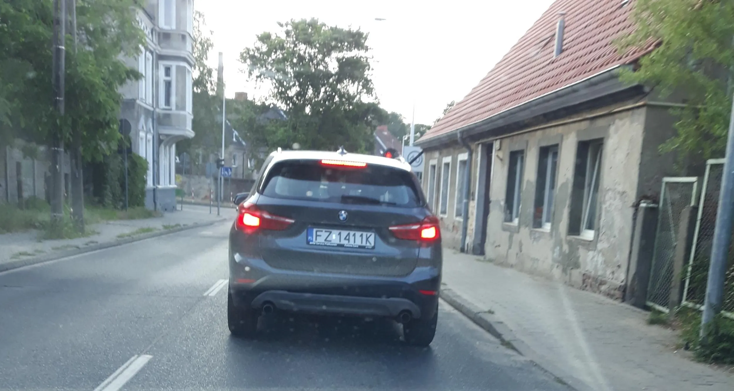 Pusta krótkowłoso blondi, kto miał pierwszeństwo na Nowej? Może zmień okulary jak niedowidzisz. Wysłać filmik gdzie trzeba?