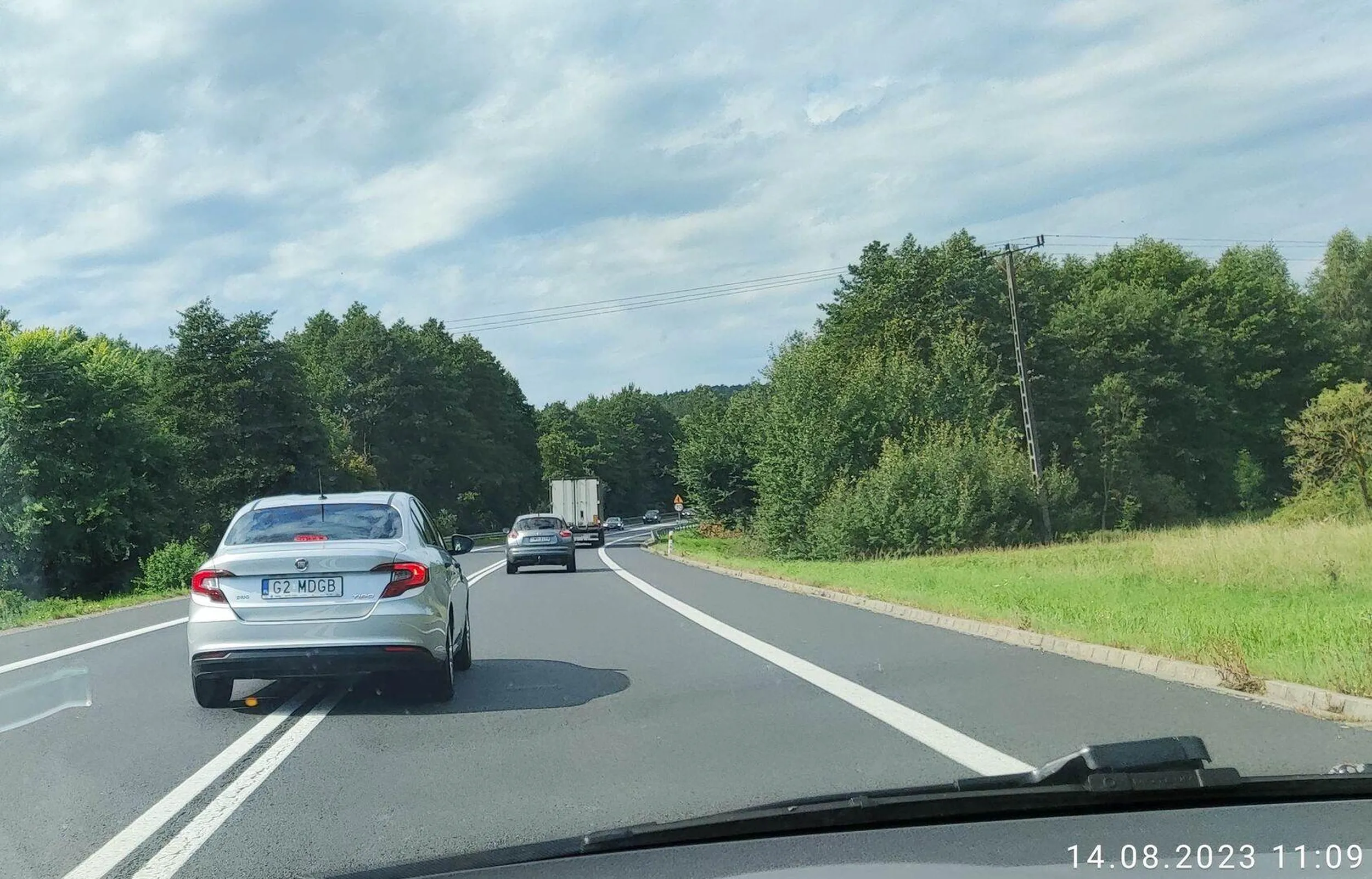 Podwójna ciągła to podobno nie drut kolczasty zwłaszcza na nowym odcinku trasy S6.