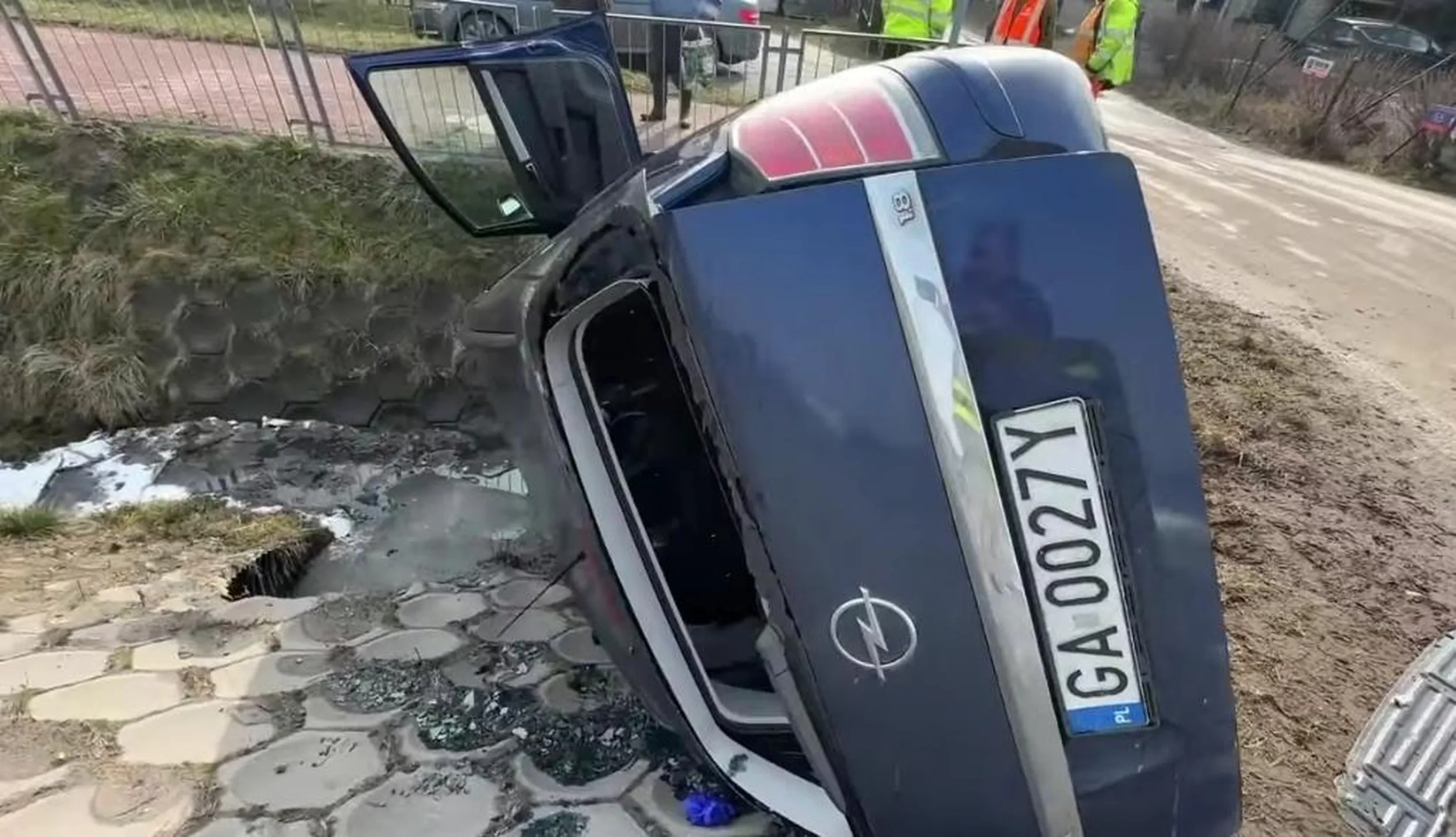 Pijaczyna. Wpadł do rowu i zwiał.